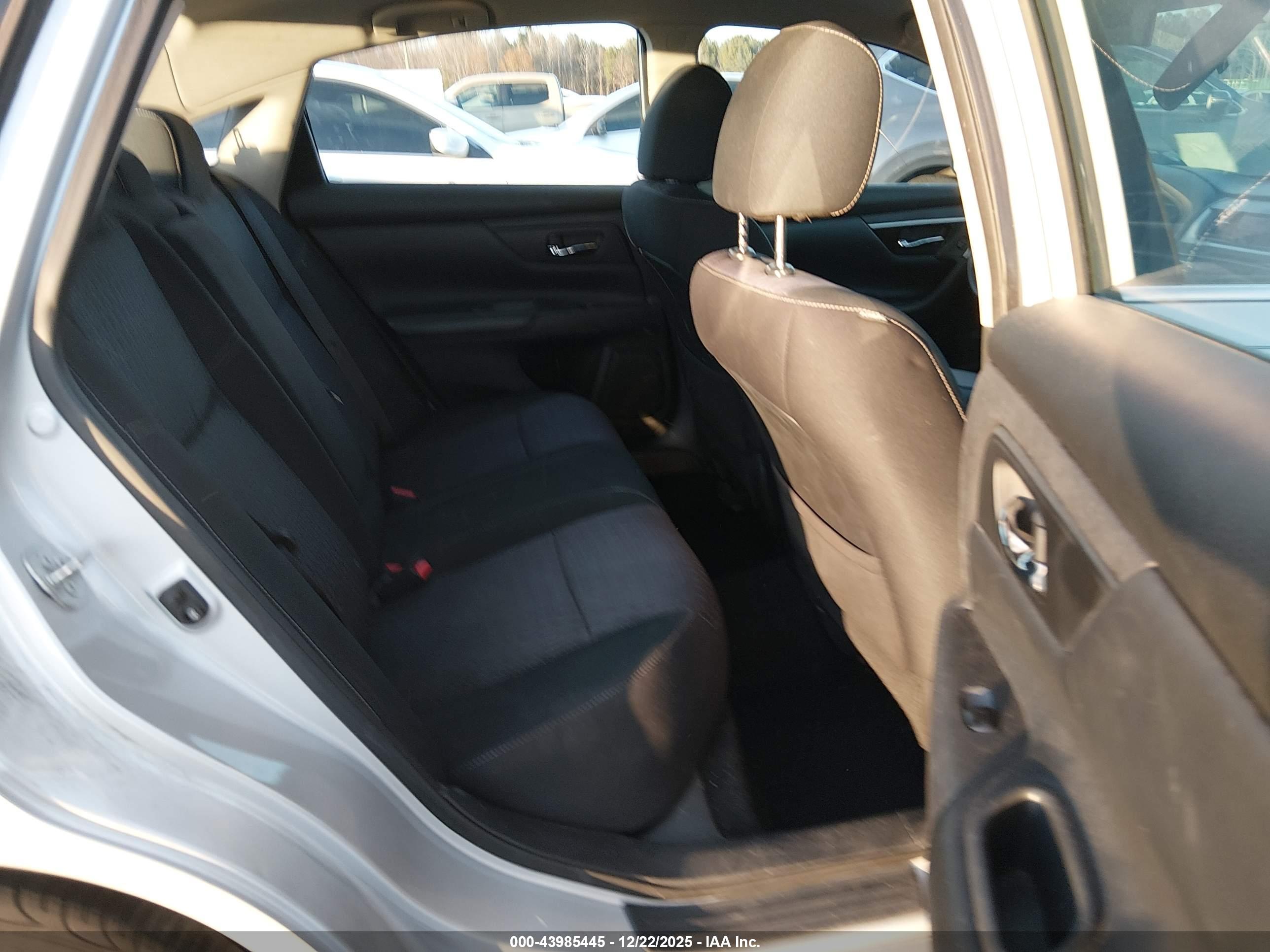 NISSAN ALTIMA image 8