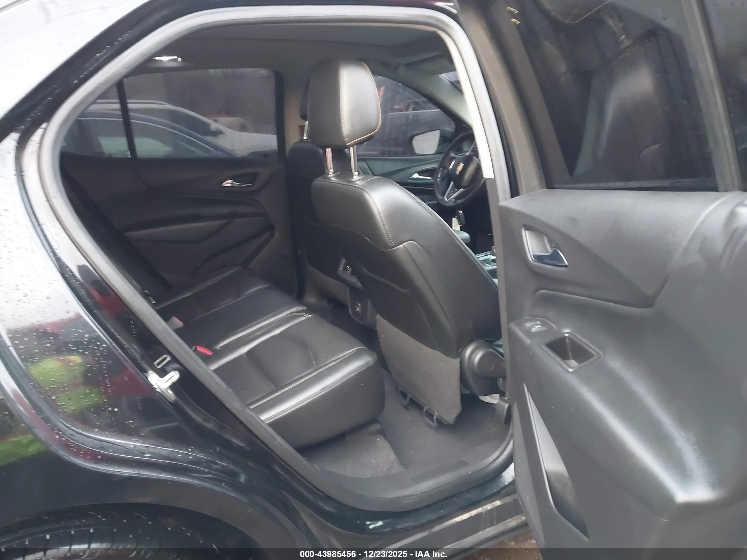 CHEVROLET EQUINOX image 8
