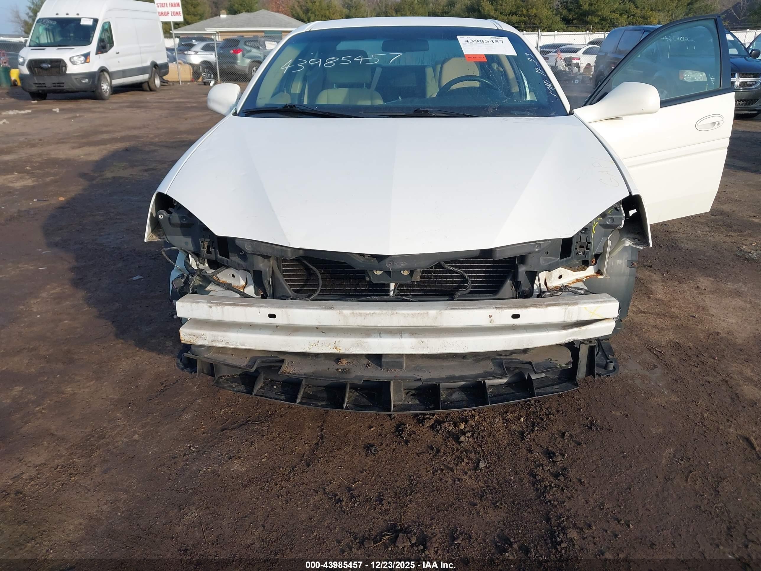 PONTIAC GRAND image 6