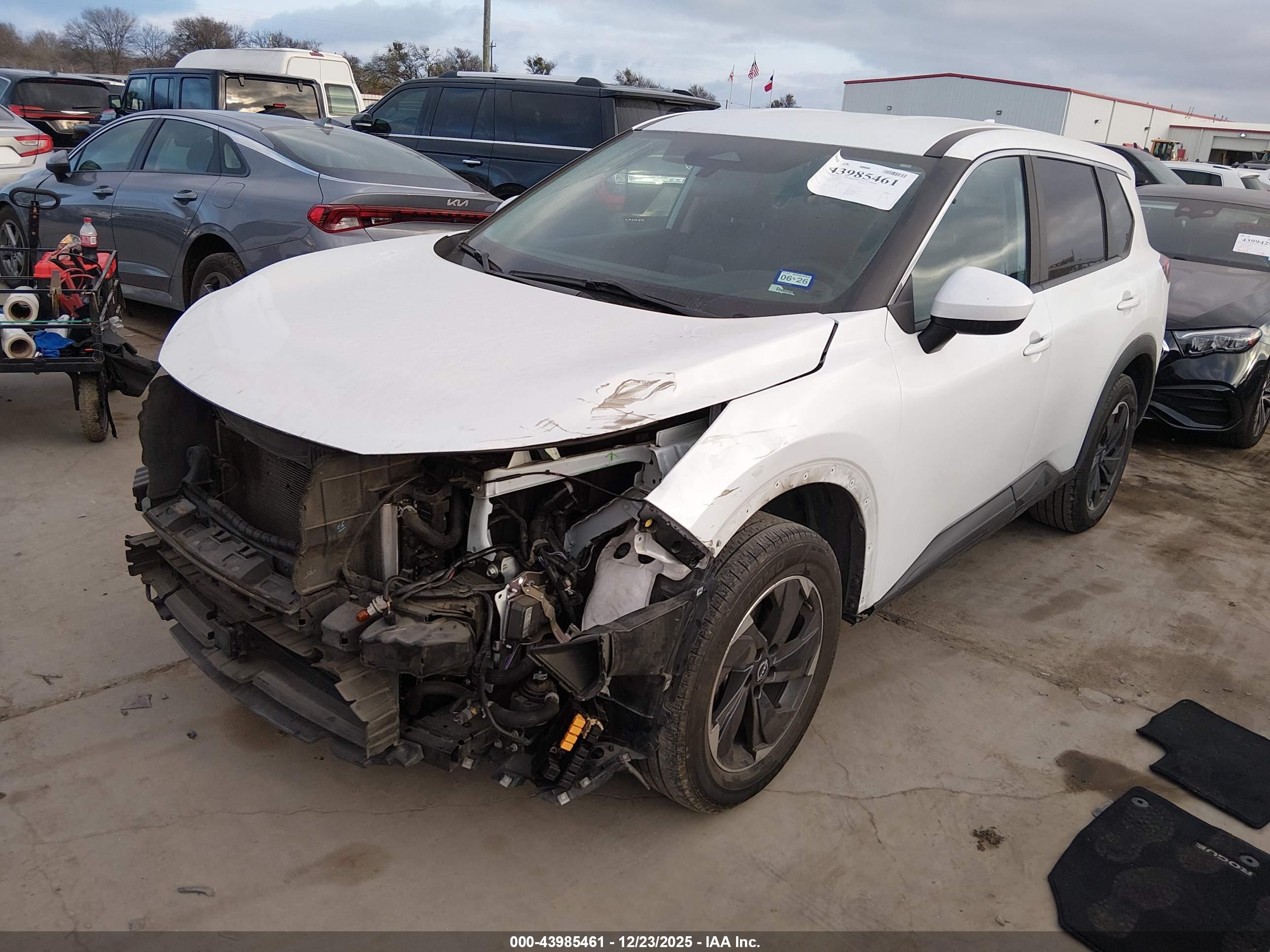 NISSAN ROGUE image 2
