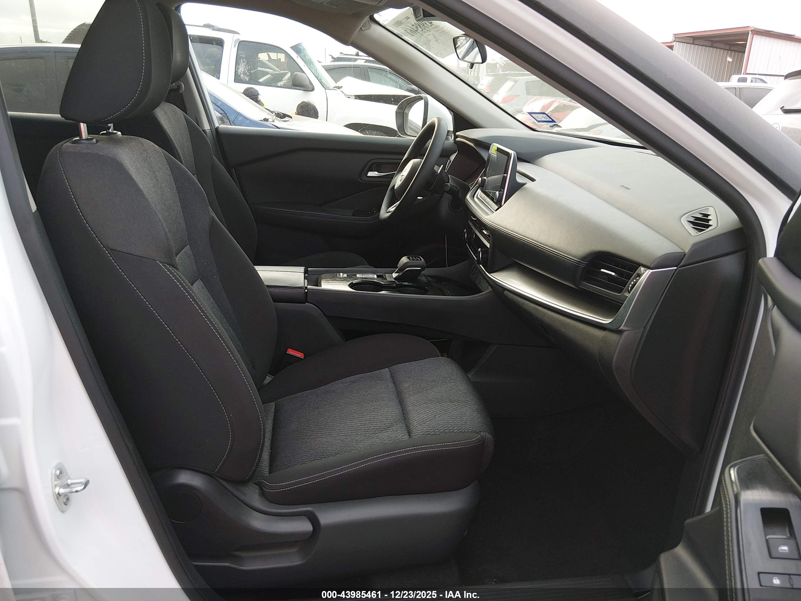 NISSAN ROGUE image 5