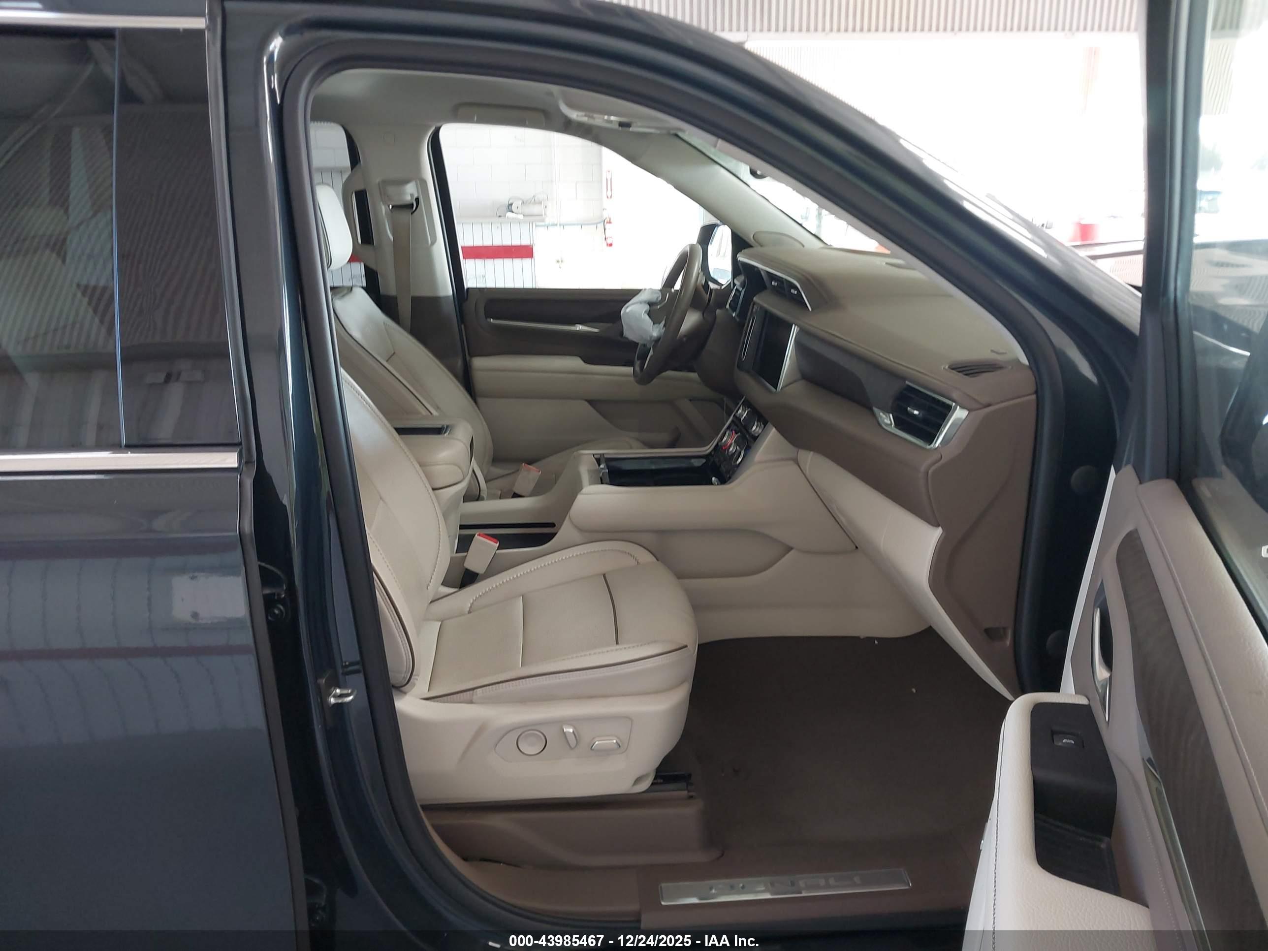 GMC YUKON image 5