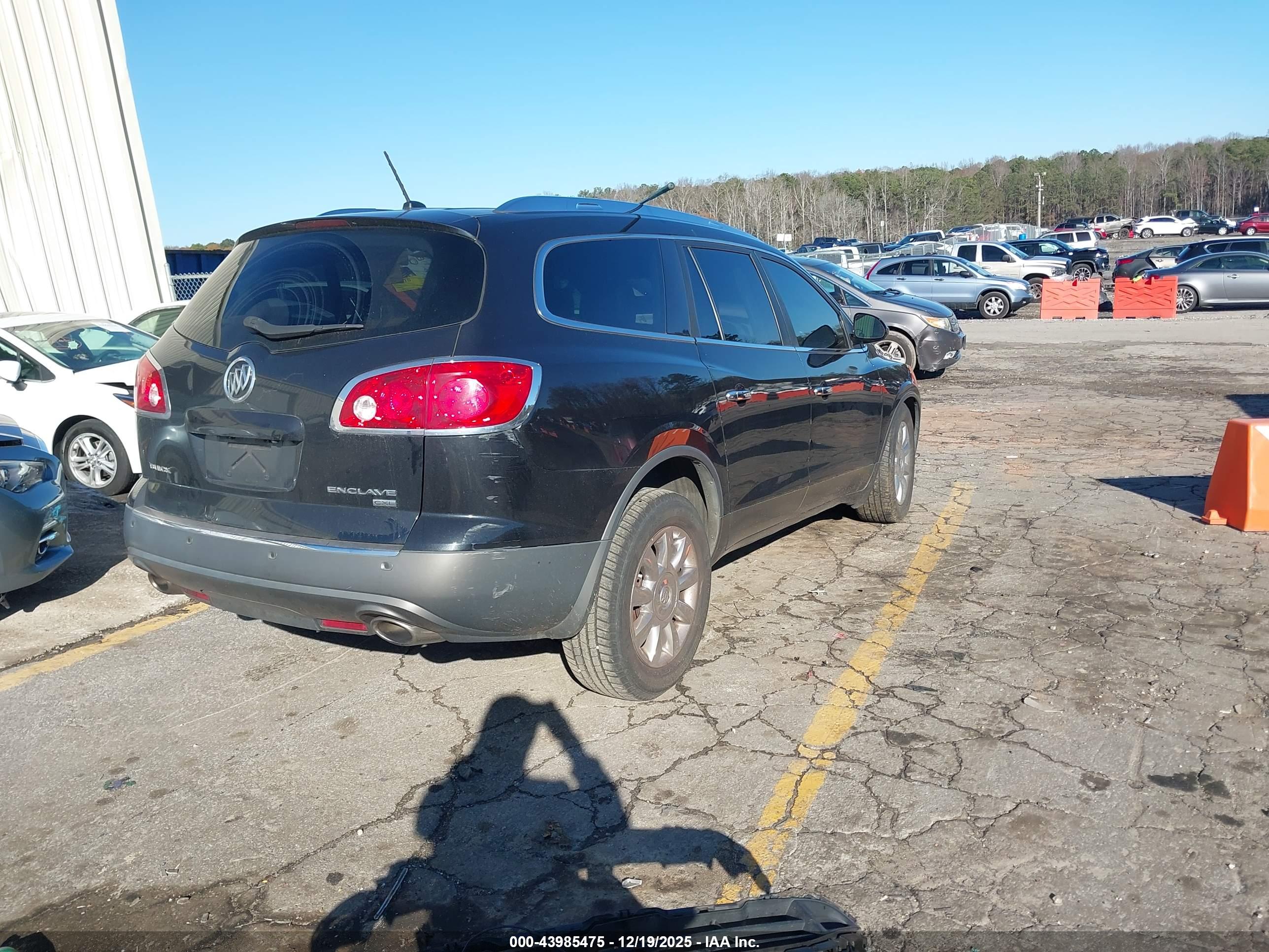 BUICK ENCLAVE image 4
