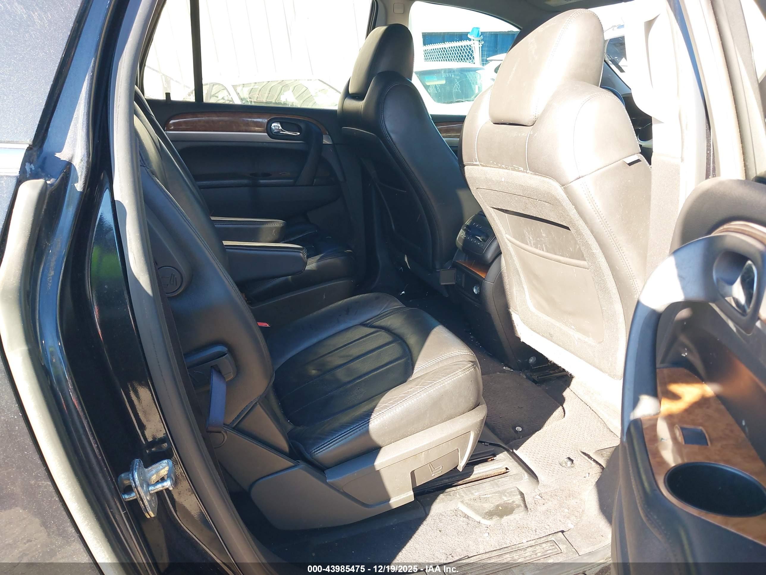 BUICK ENCLAVE image 8