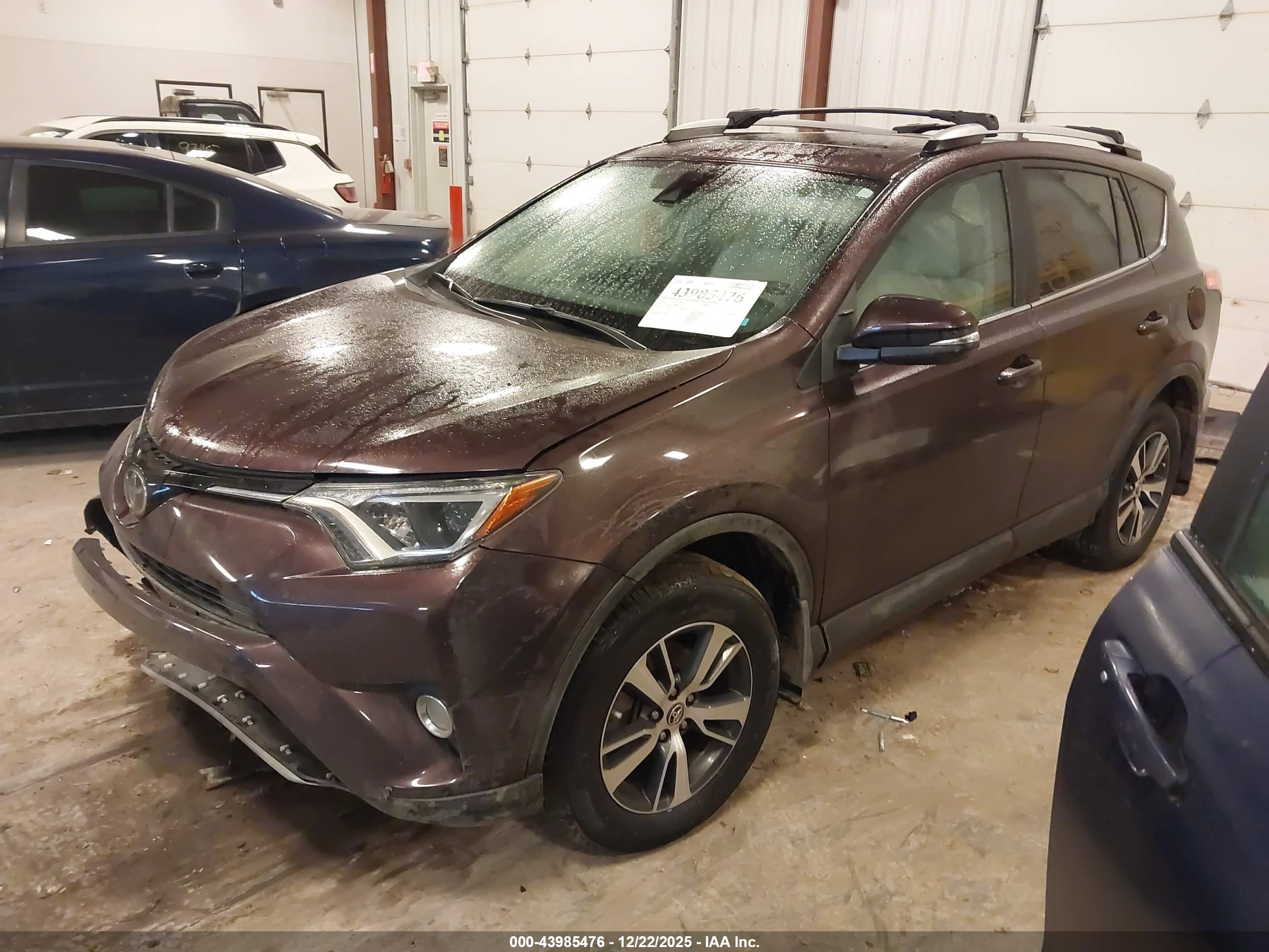 TOYOTA RAV4 image 2