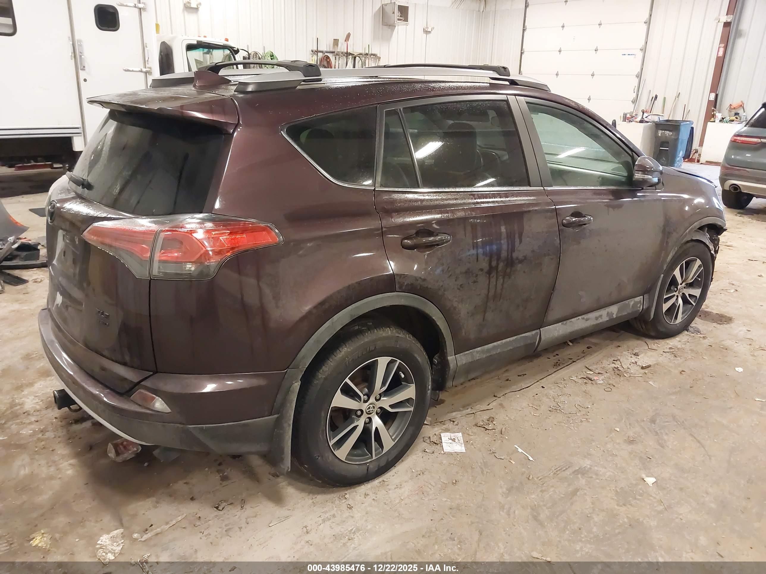 TOYOTA RAV4 image 4