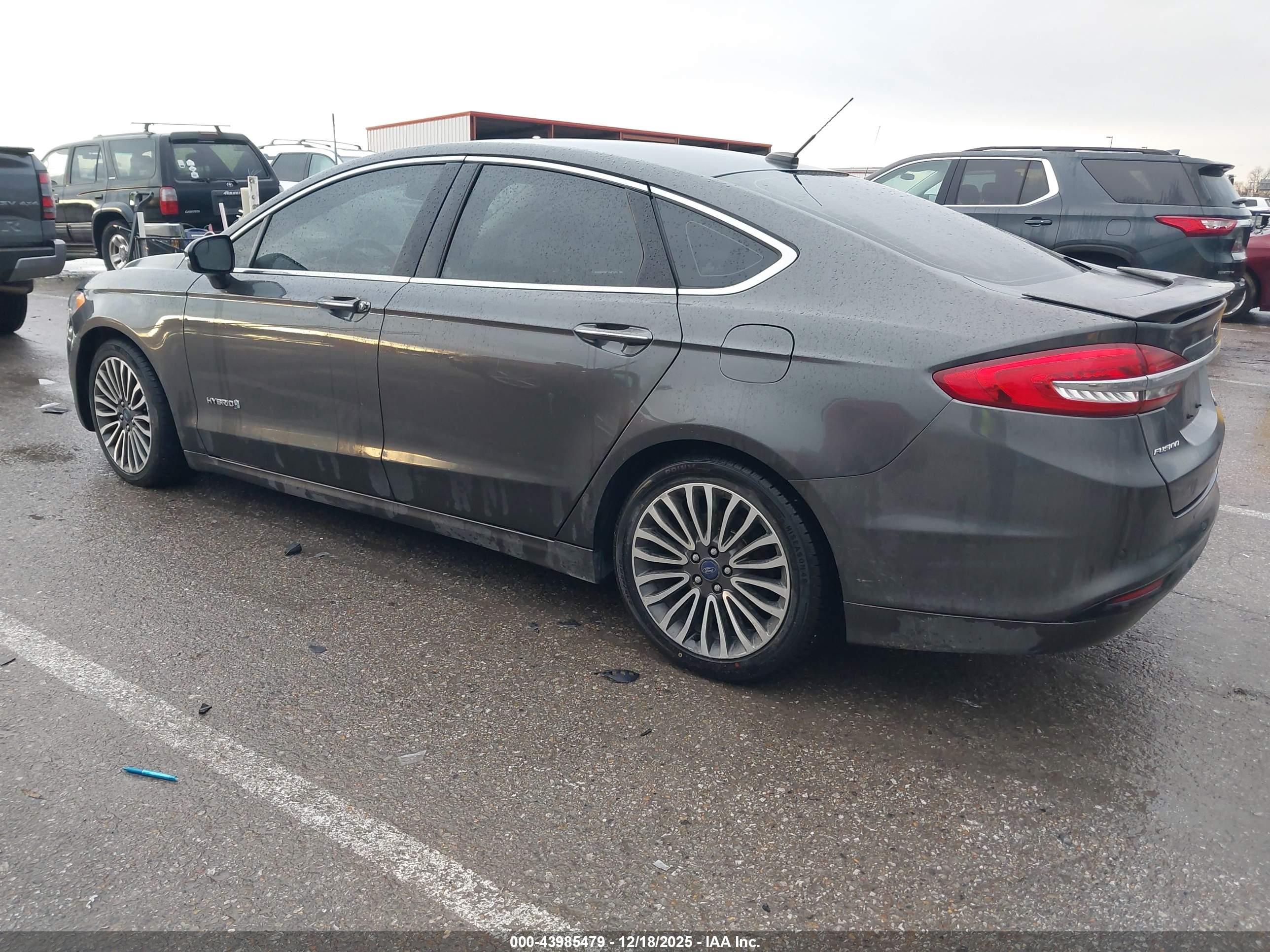 FORD FUSION image 3