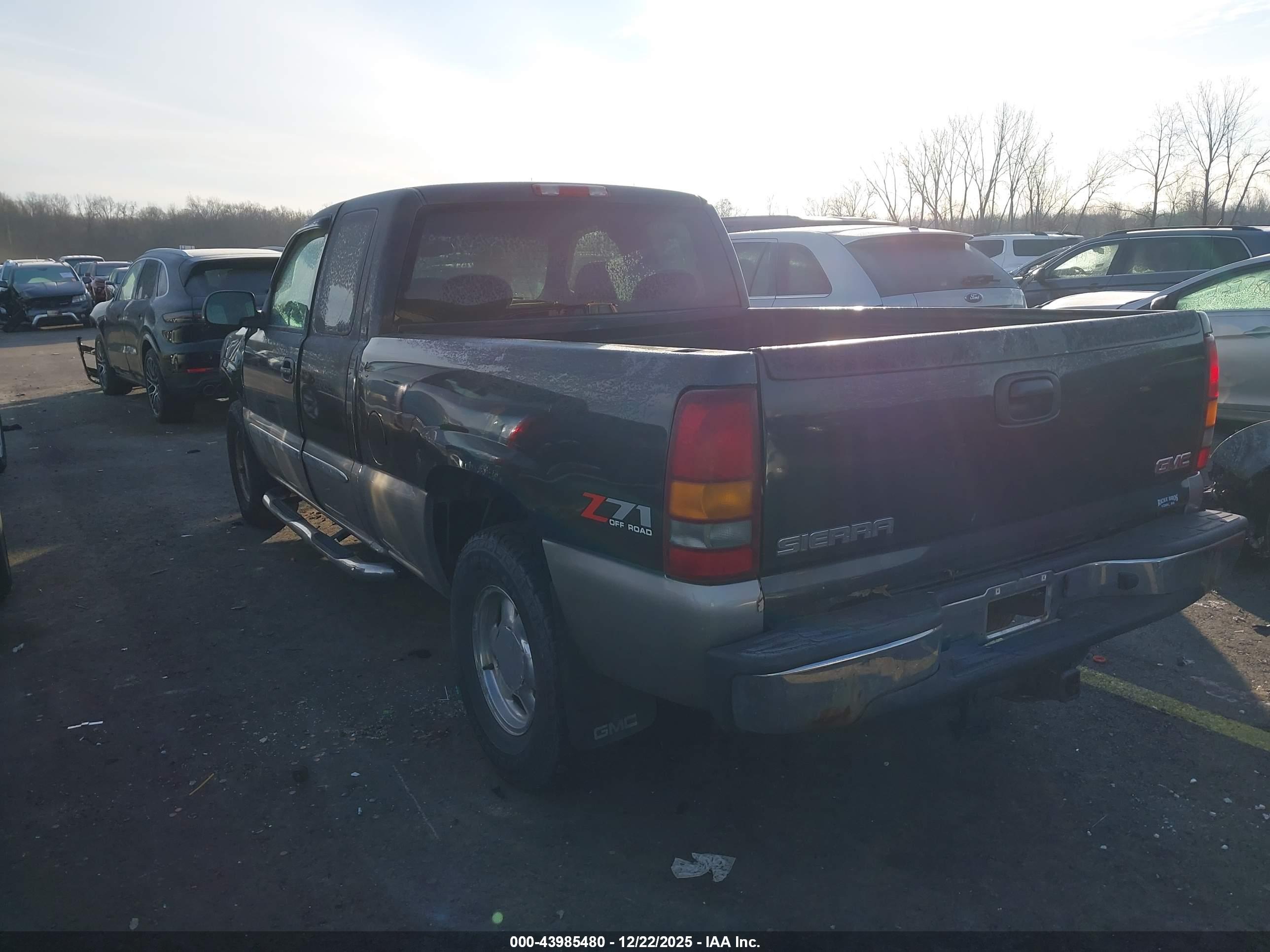GMC SIERRA image 3