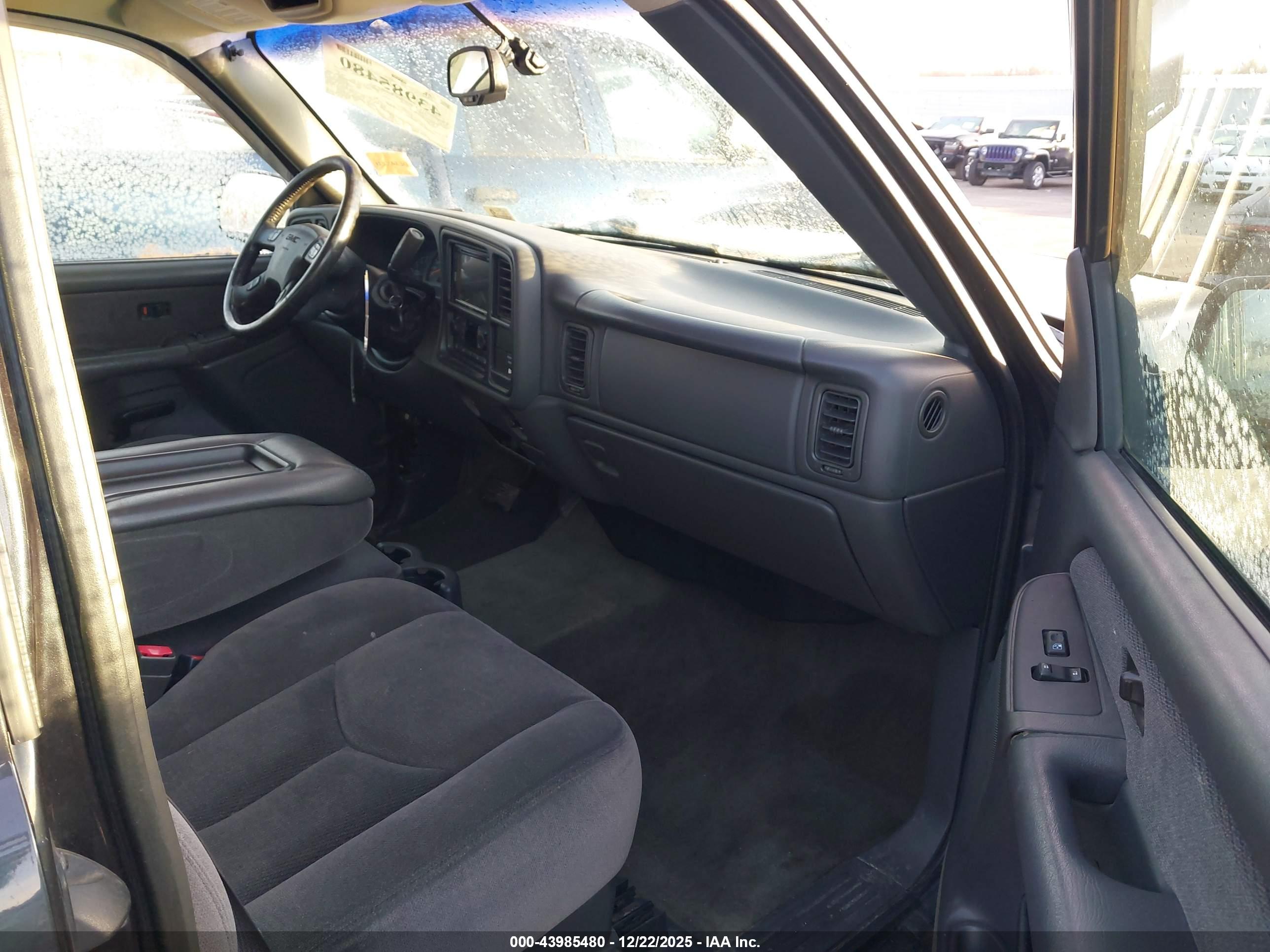 GMC SIERRA image 5