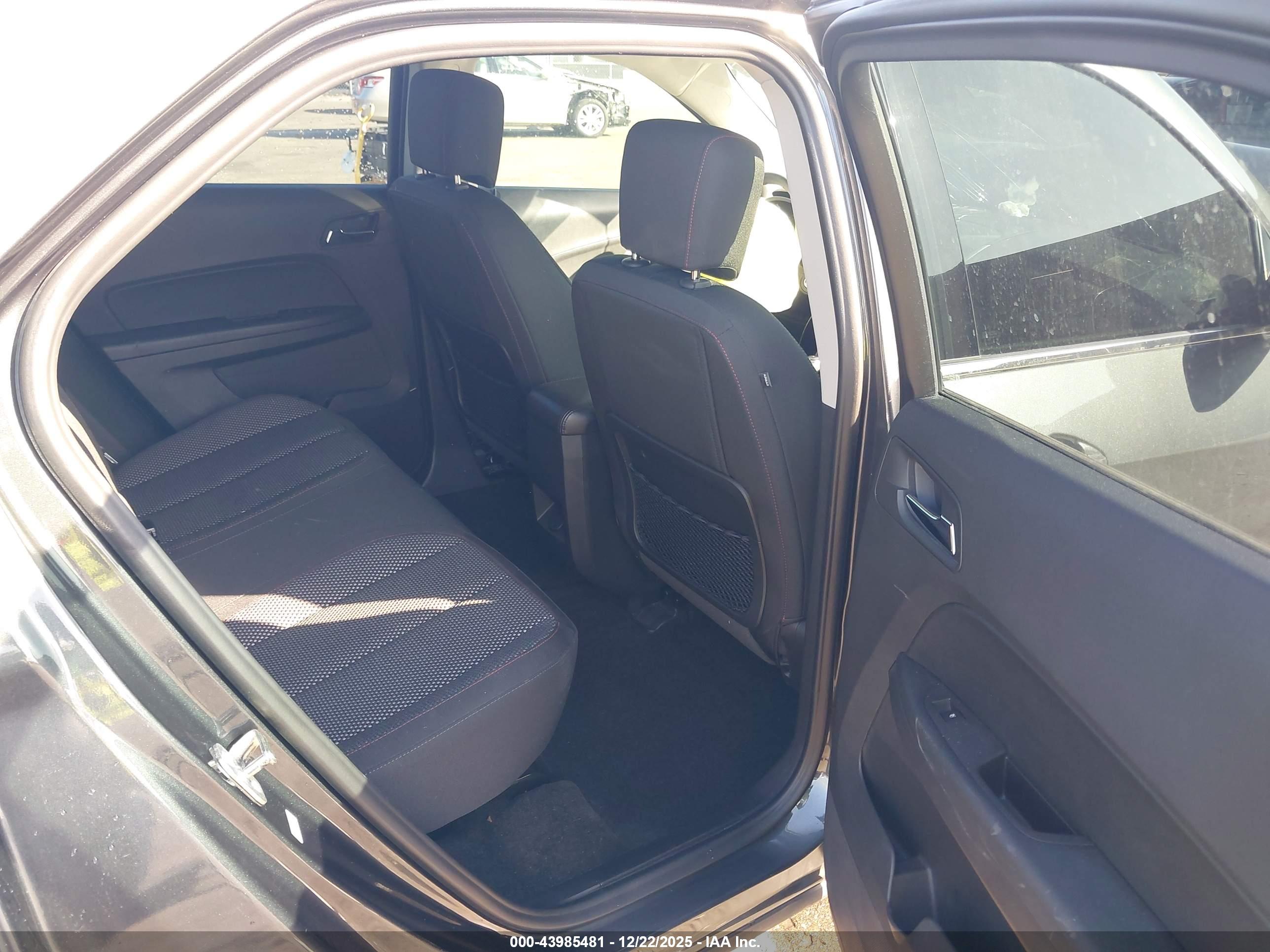 CHEVROLET EQUINOX image 8