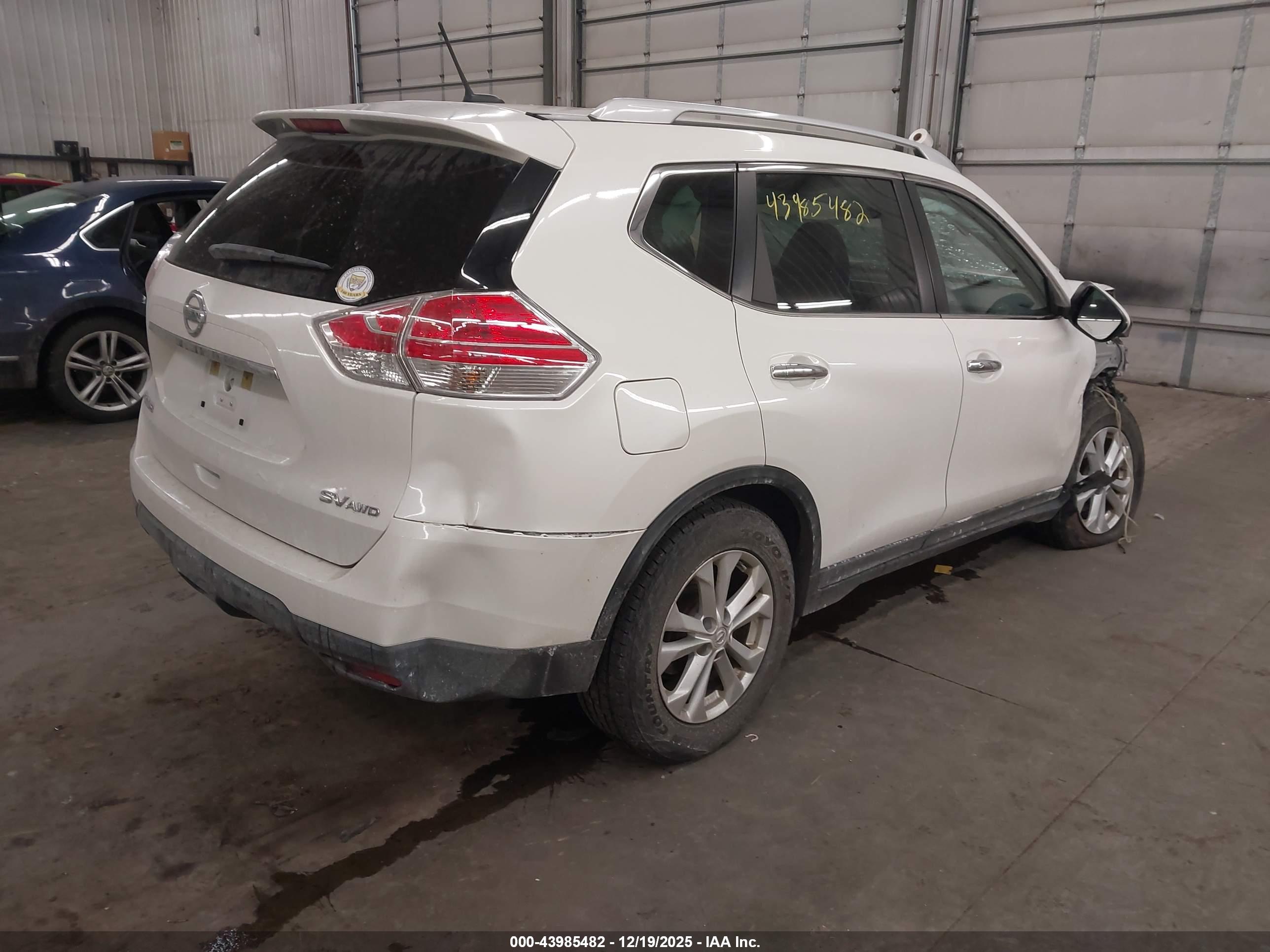 NISSAN ROGUE image 4