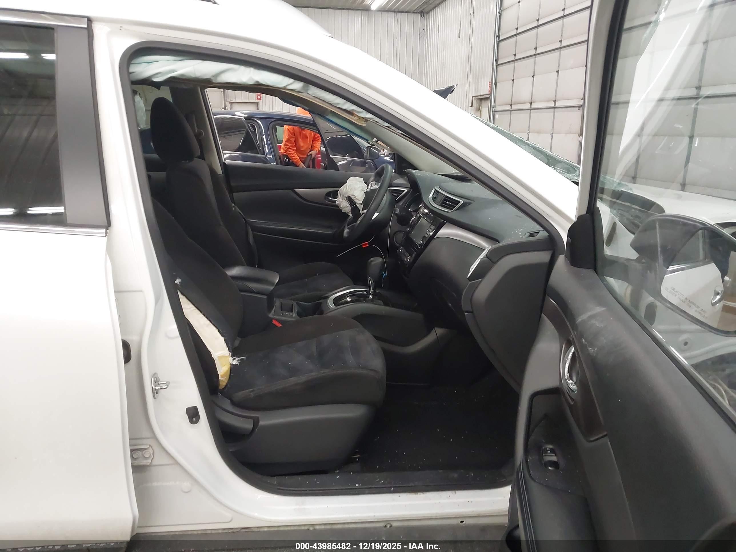NISSAN ROGUE image 5