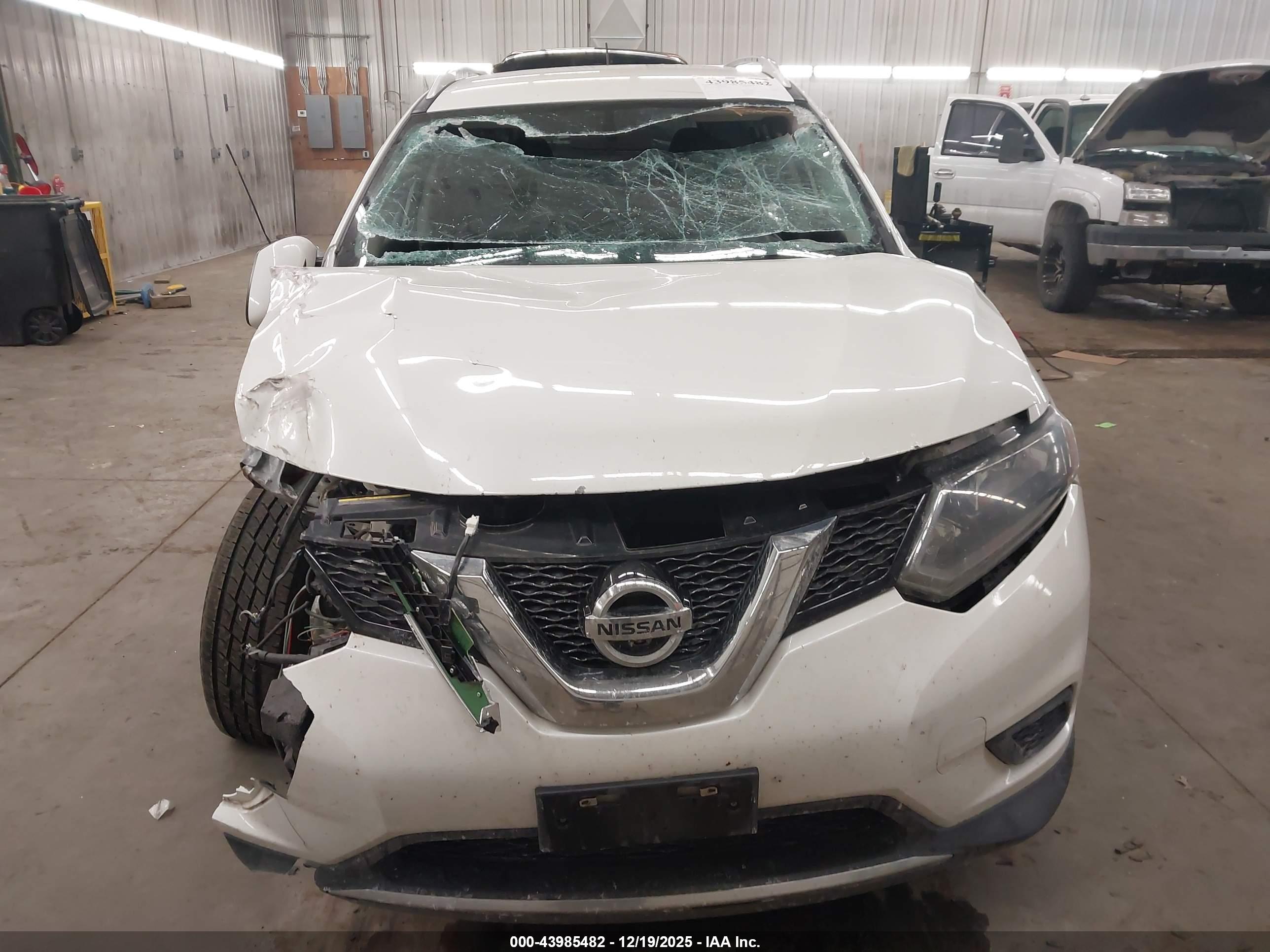 NISSAN ROGUE image 6