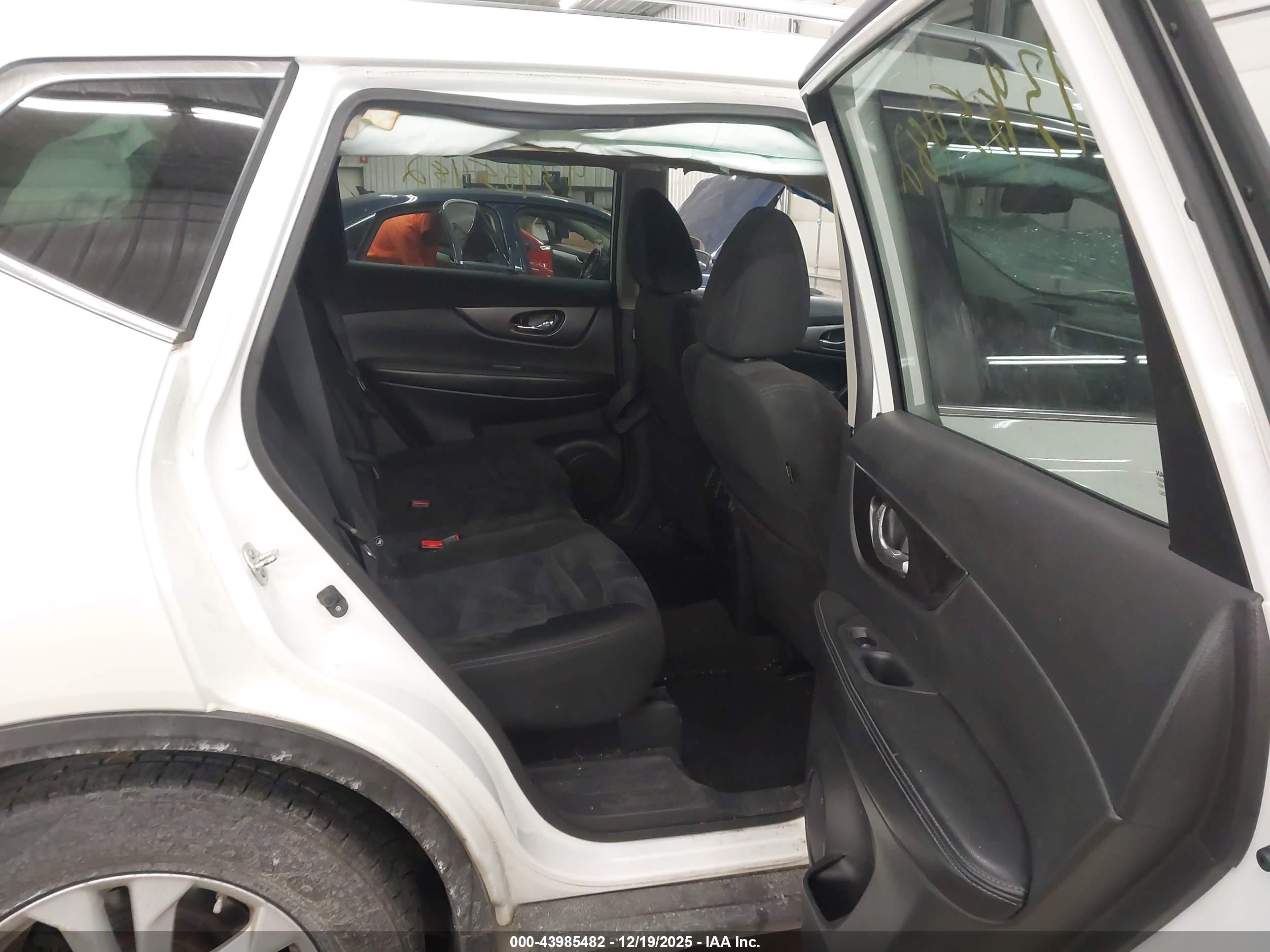 NISSAN ROGUE image 8