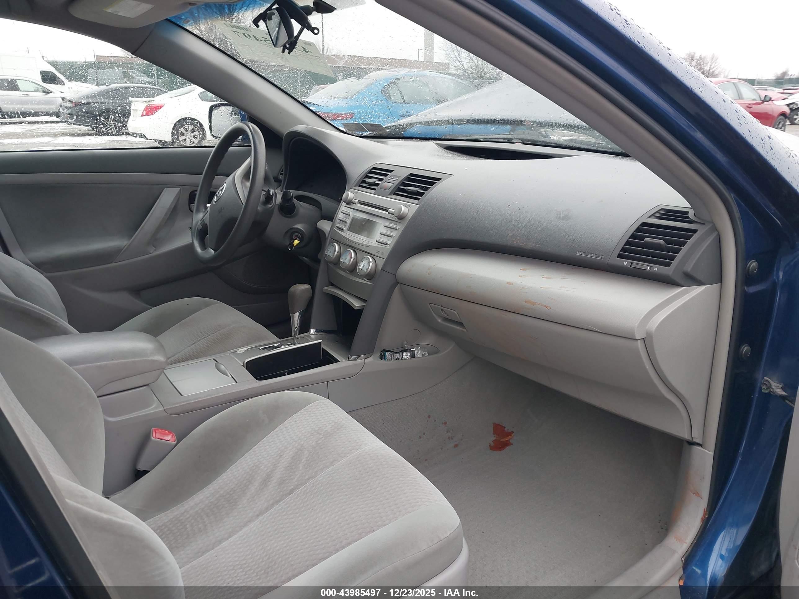 TOYOTA CAMRY image 5