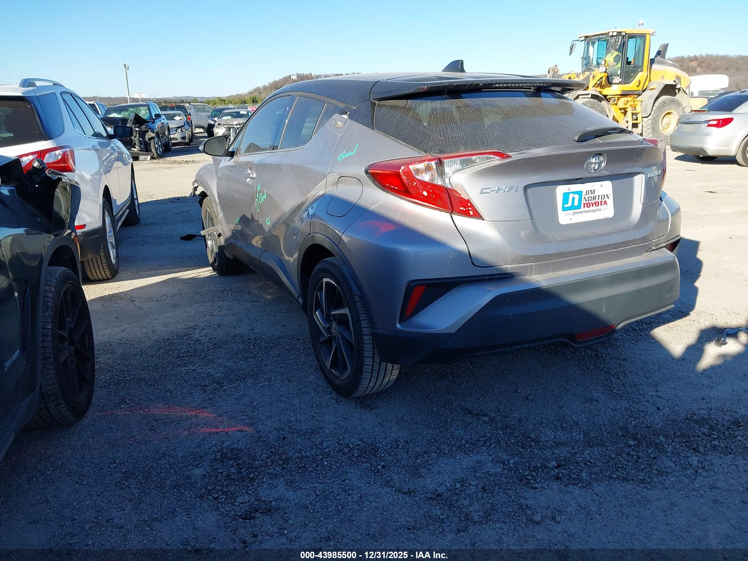 TOYOTA C-HR image 3
