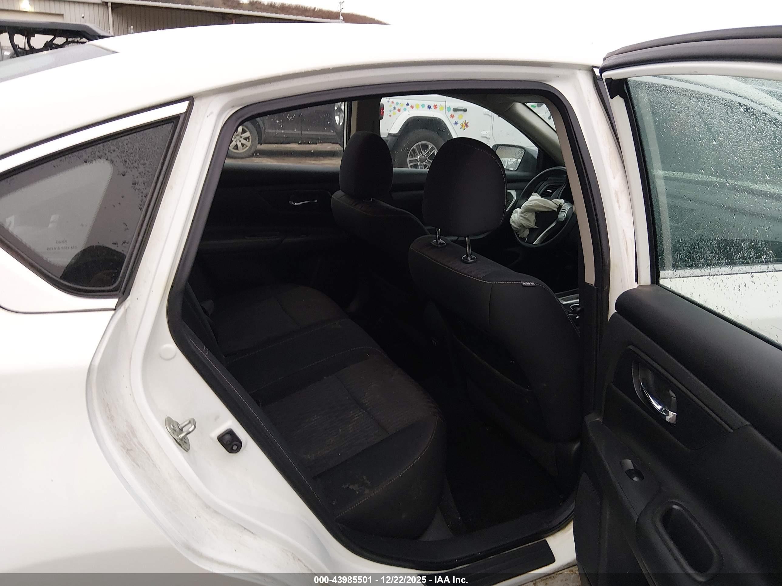 NISSAN ALTIMA image 8