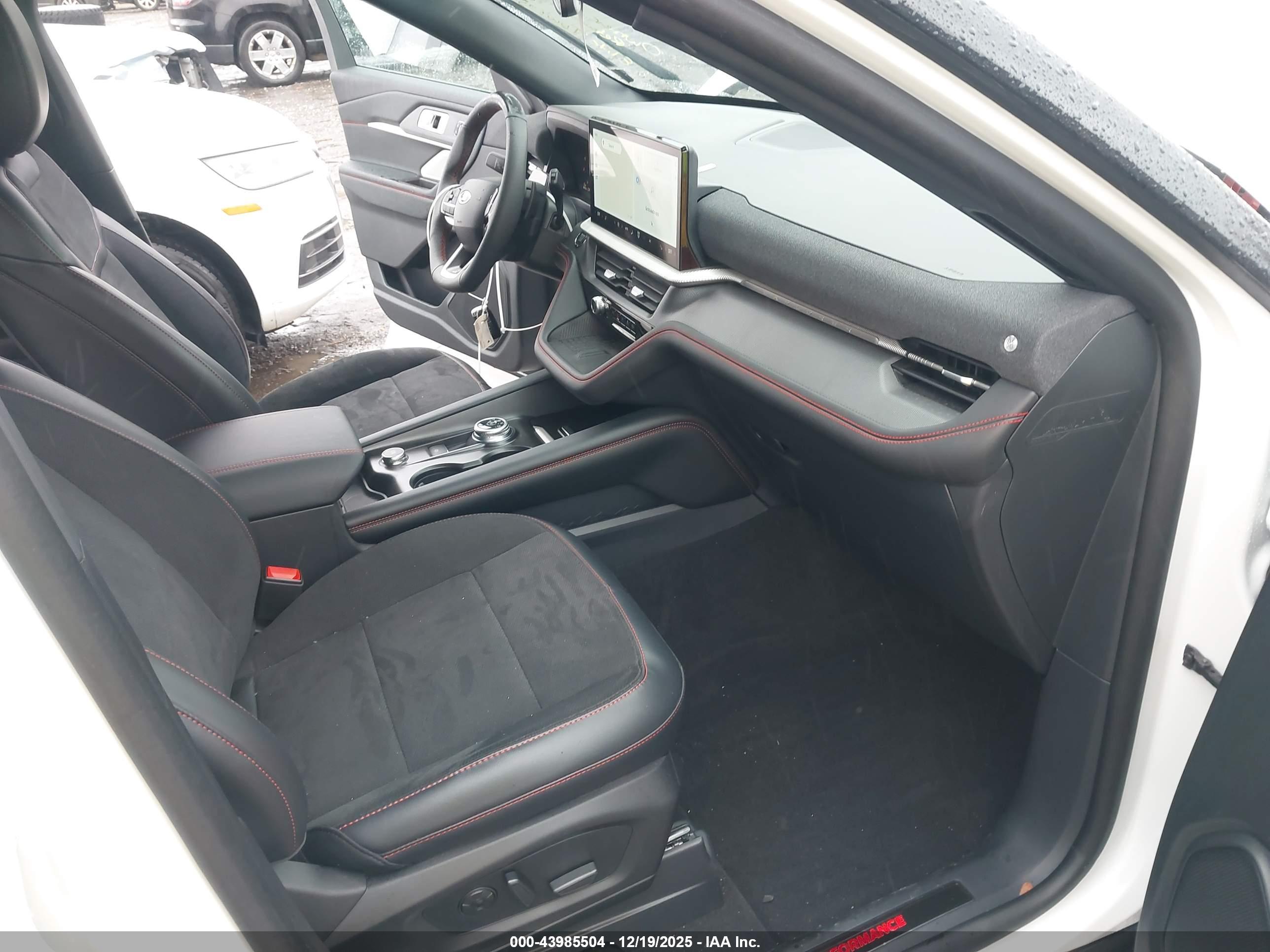 FORD EXPLORER image 5