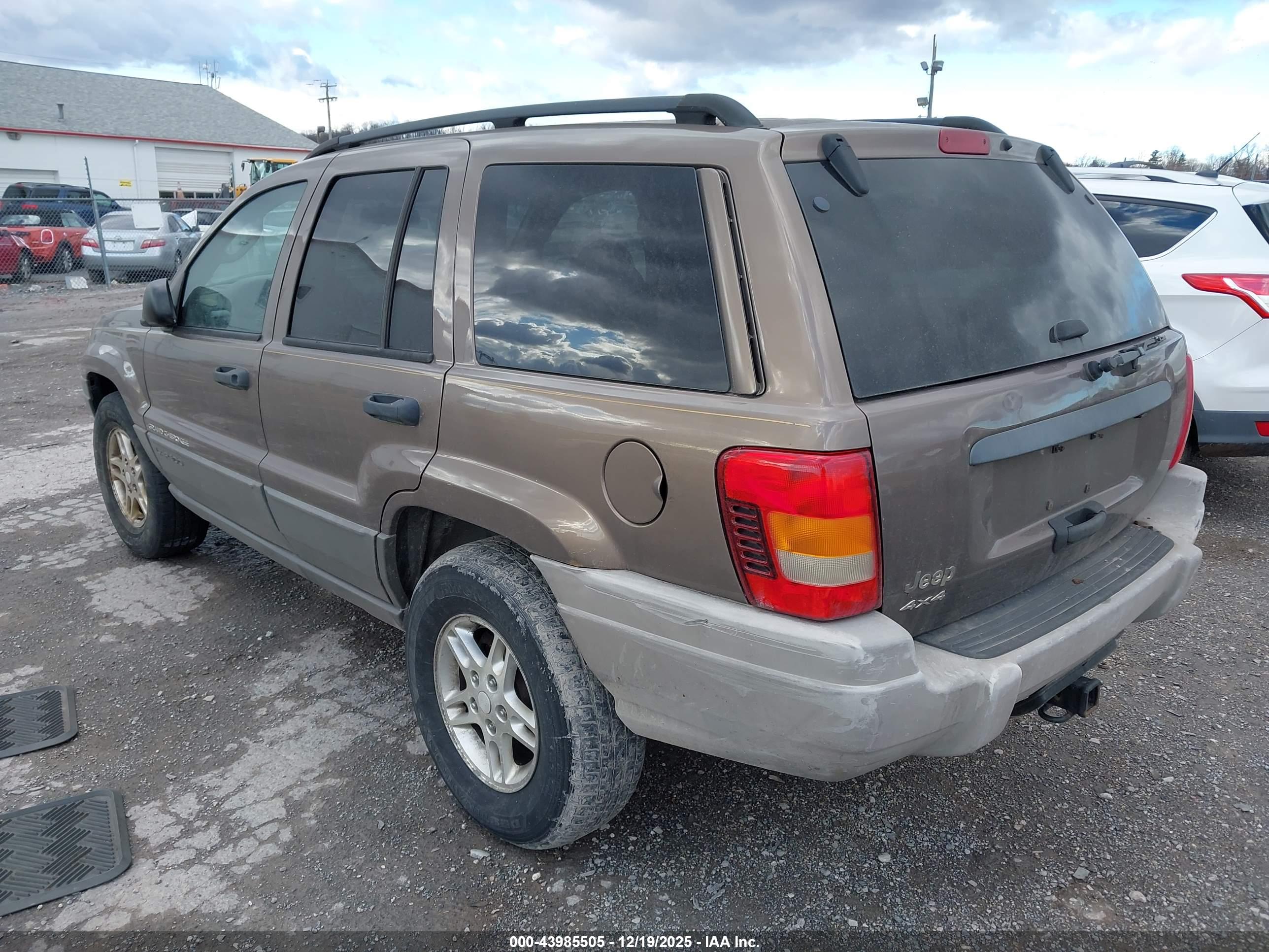 JEEP GRAND image 3