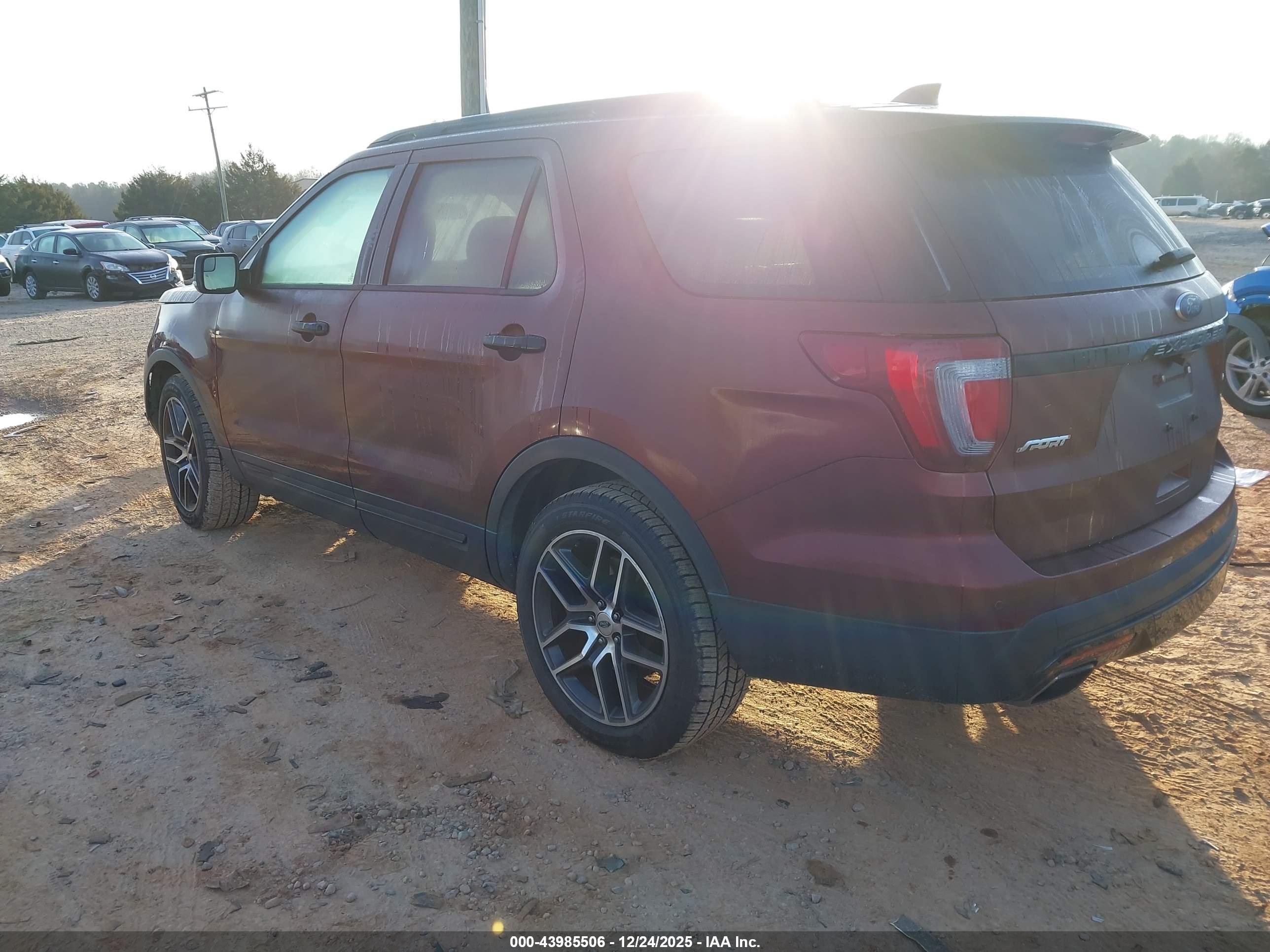 FORD EXPLORER image 3