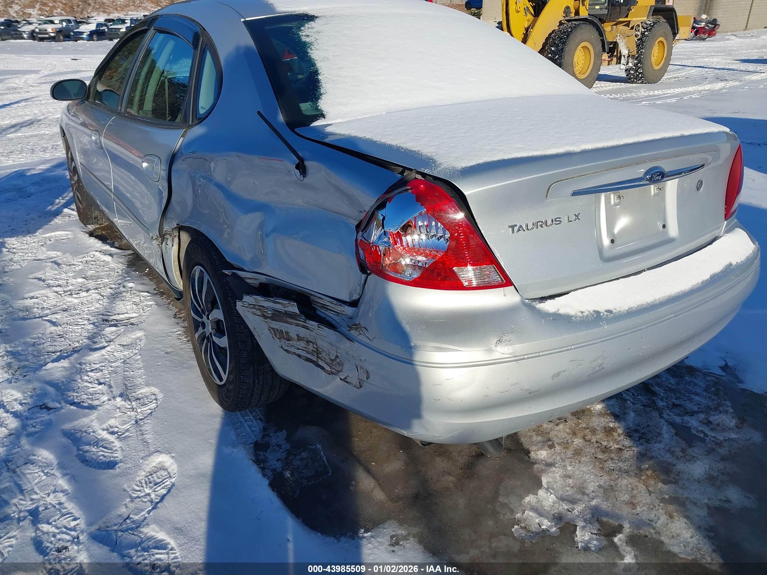 FORD TAURUS image 6
