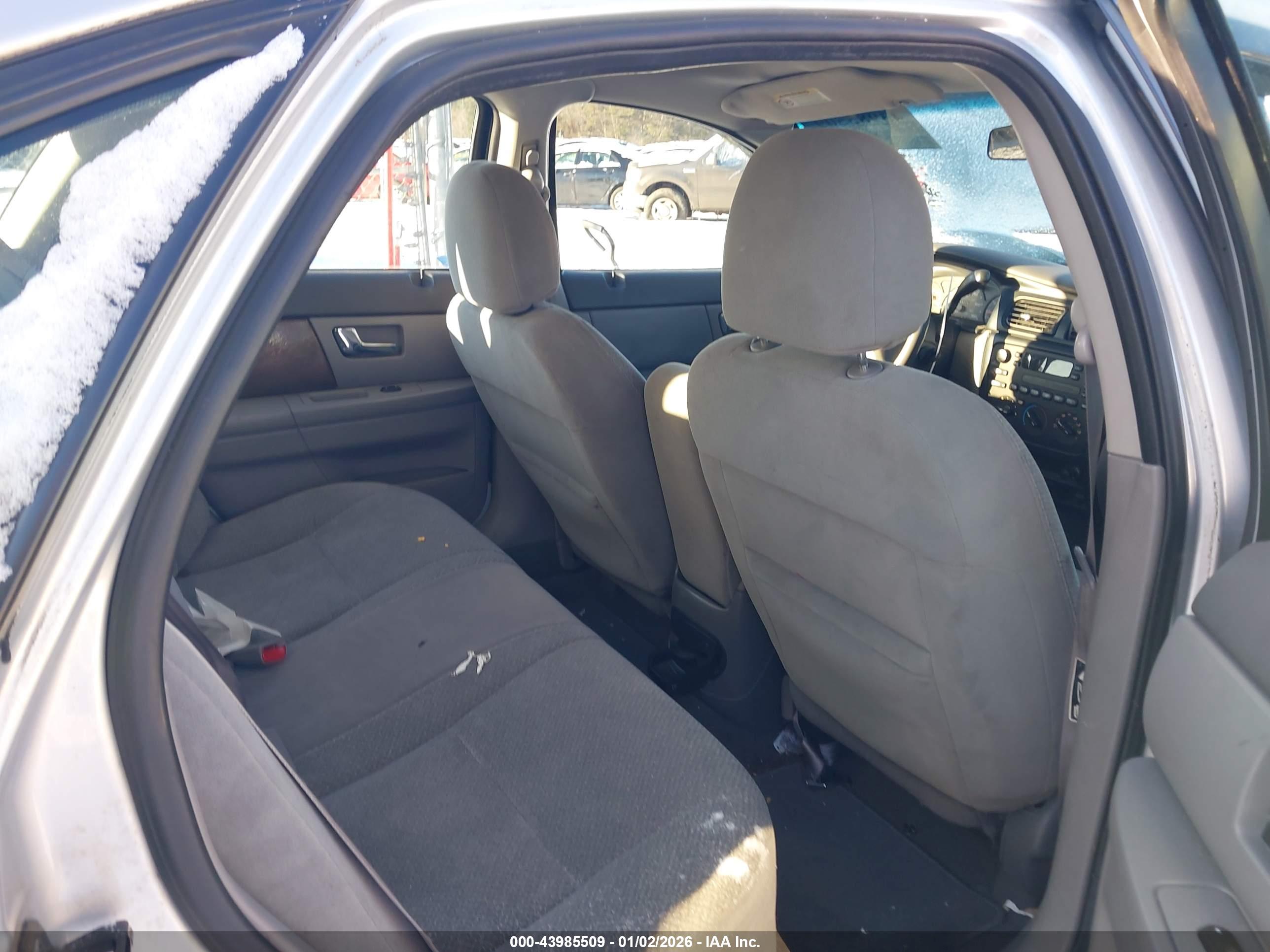 FORD TAURUS image 8