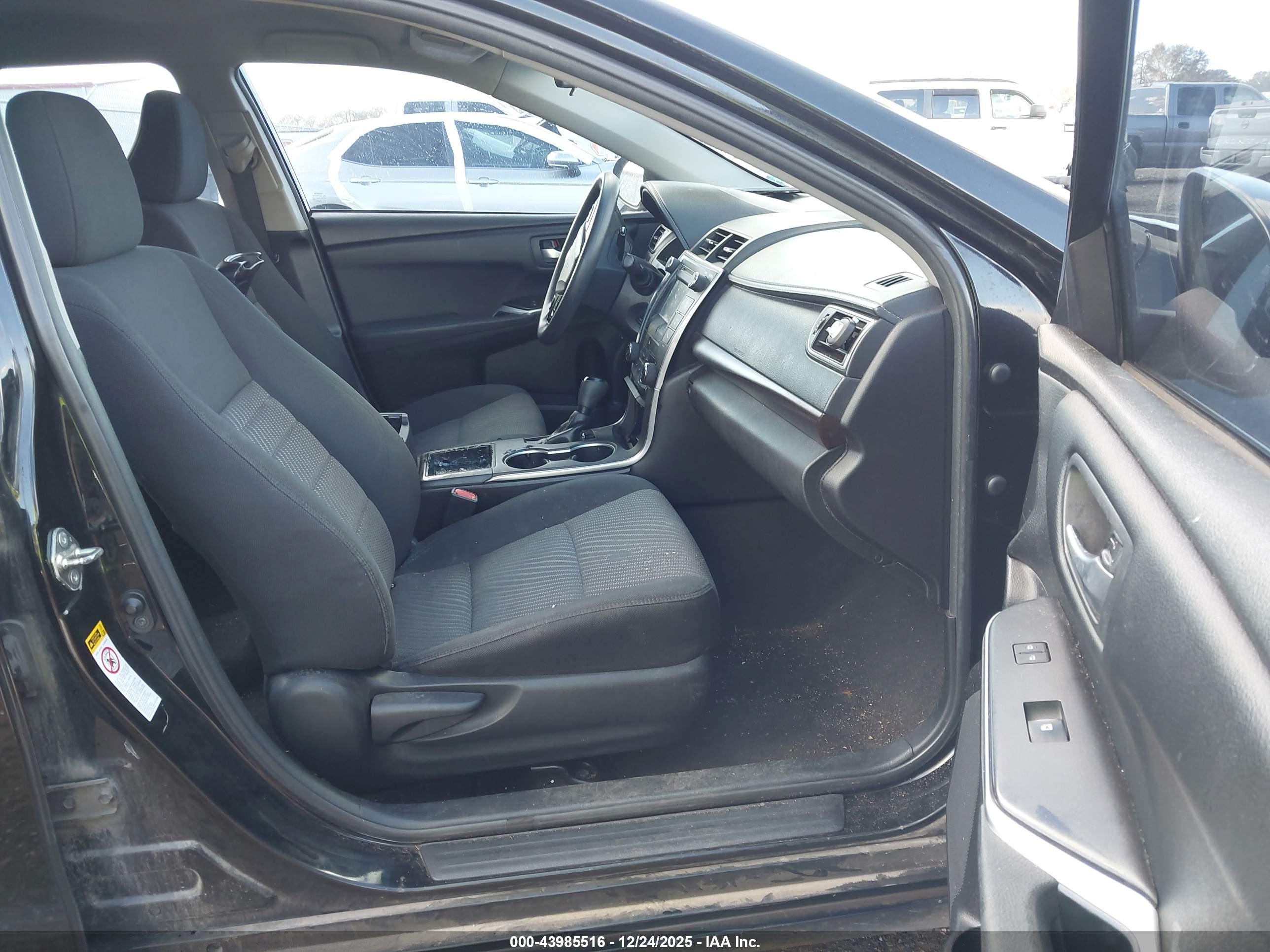 TOYOTA CAMRY image 5
