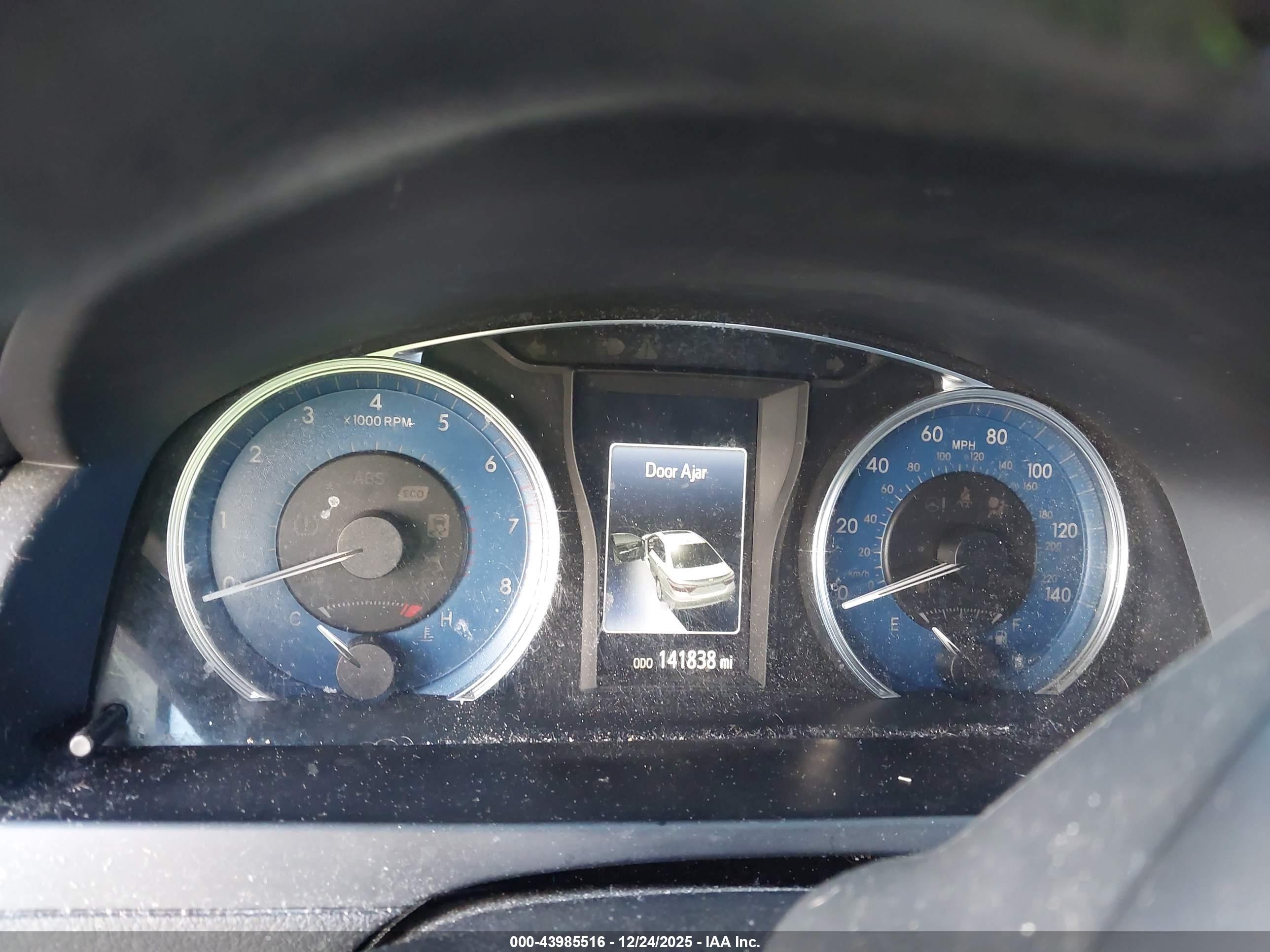 TOYOTA CAMRY image 7
