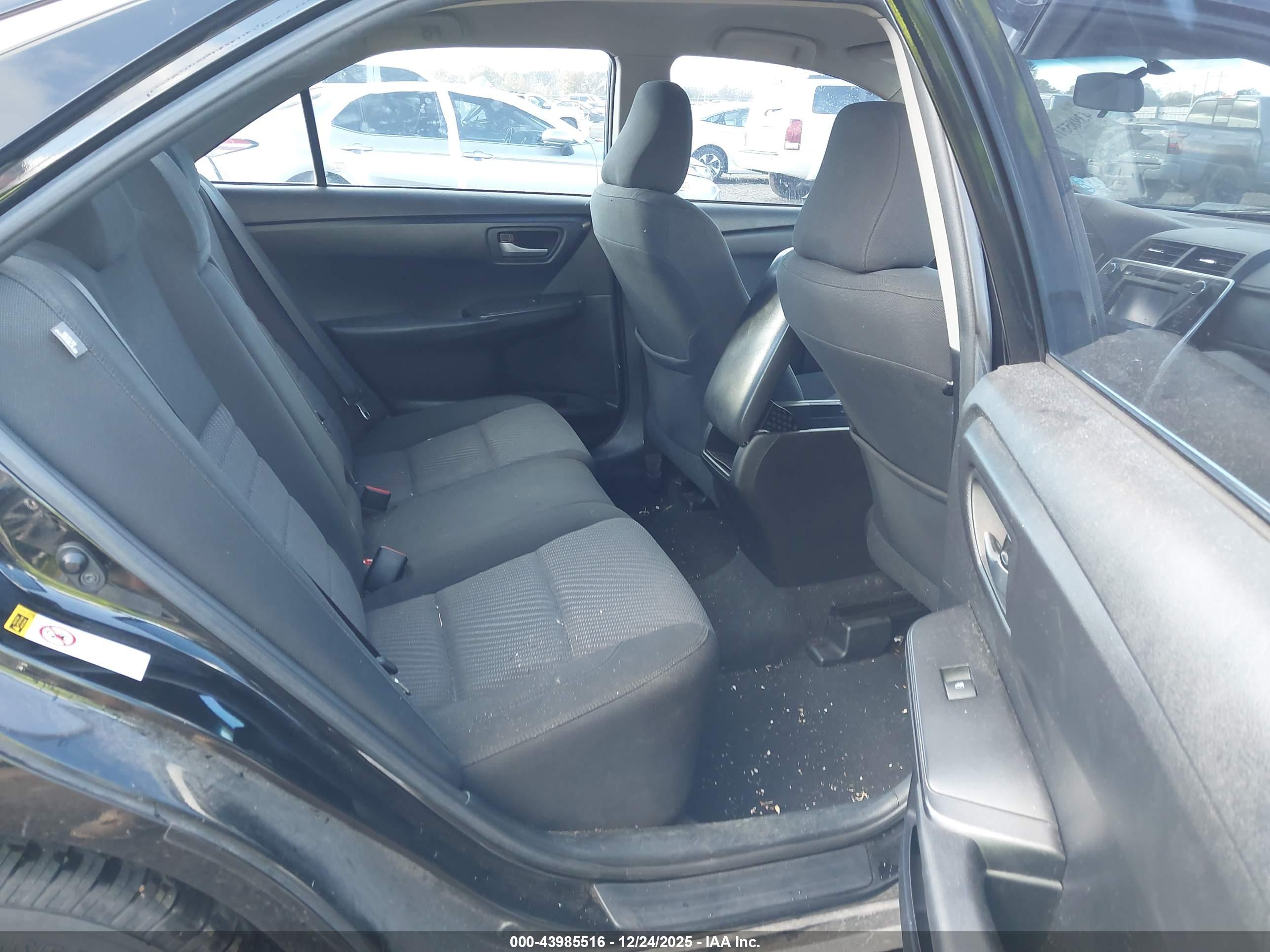 TOYOTA CAMRY image 8