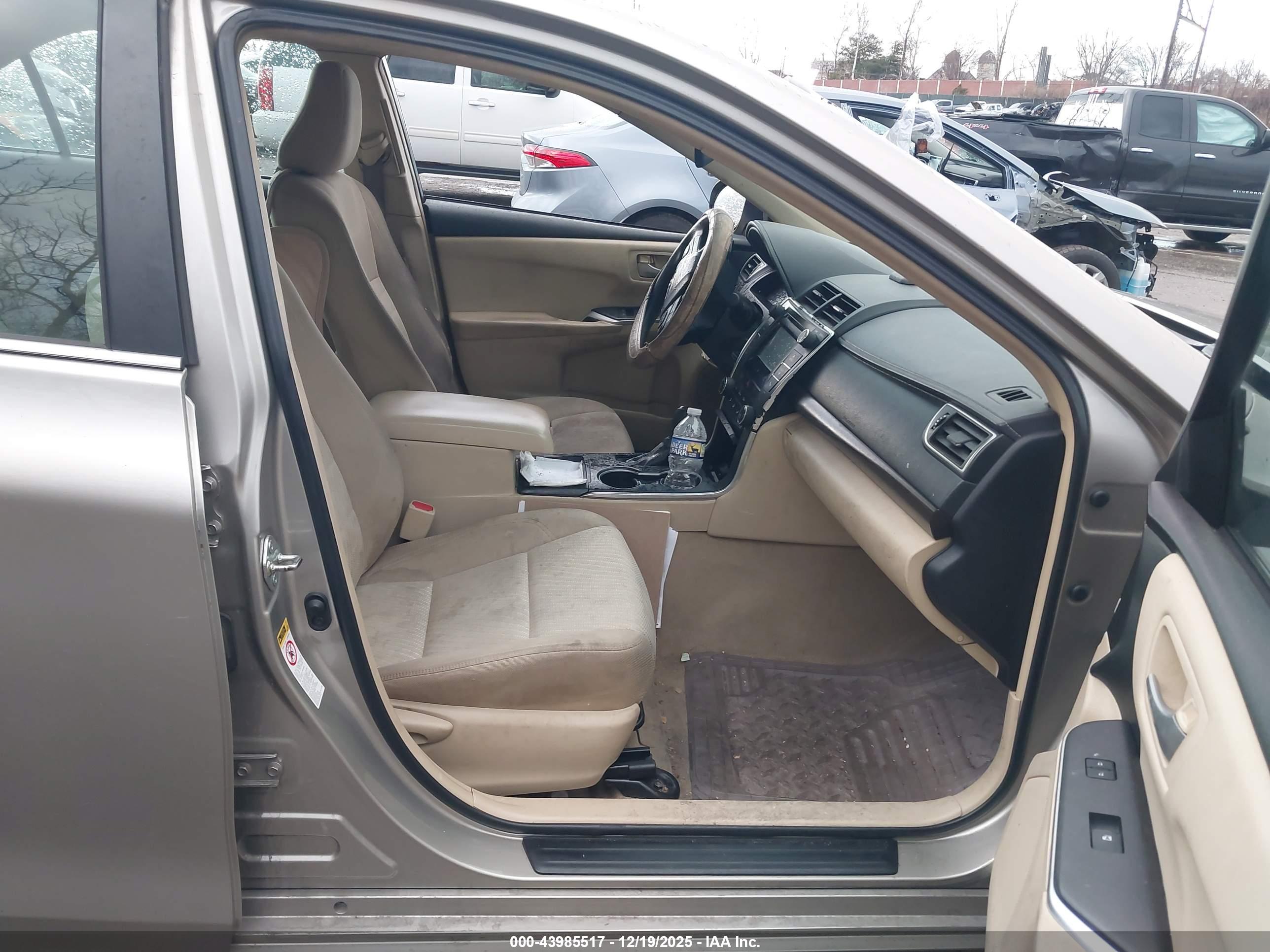 TOYOTA CAMRY image 5