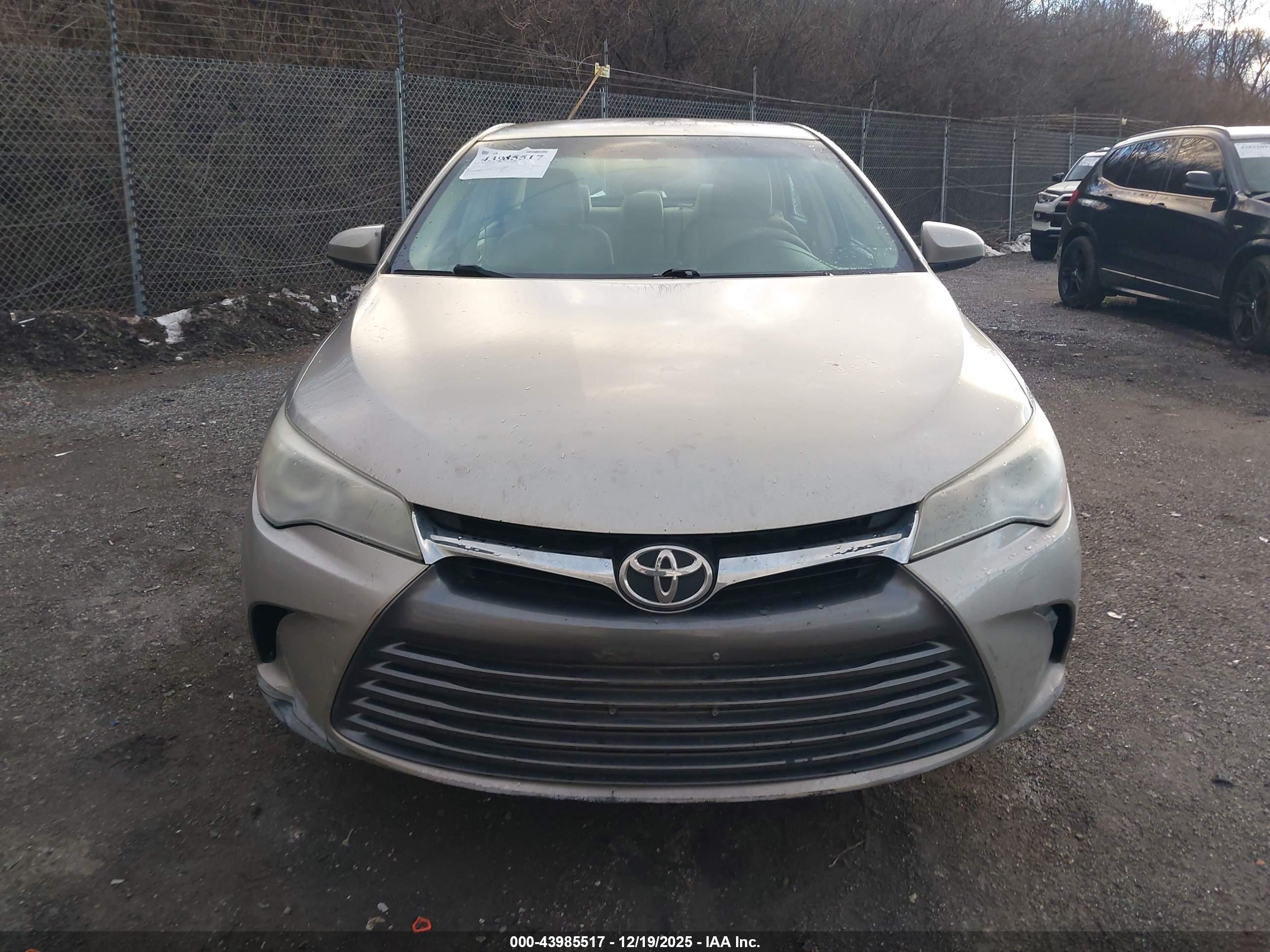 TOYOTA CAMRY image 6
