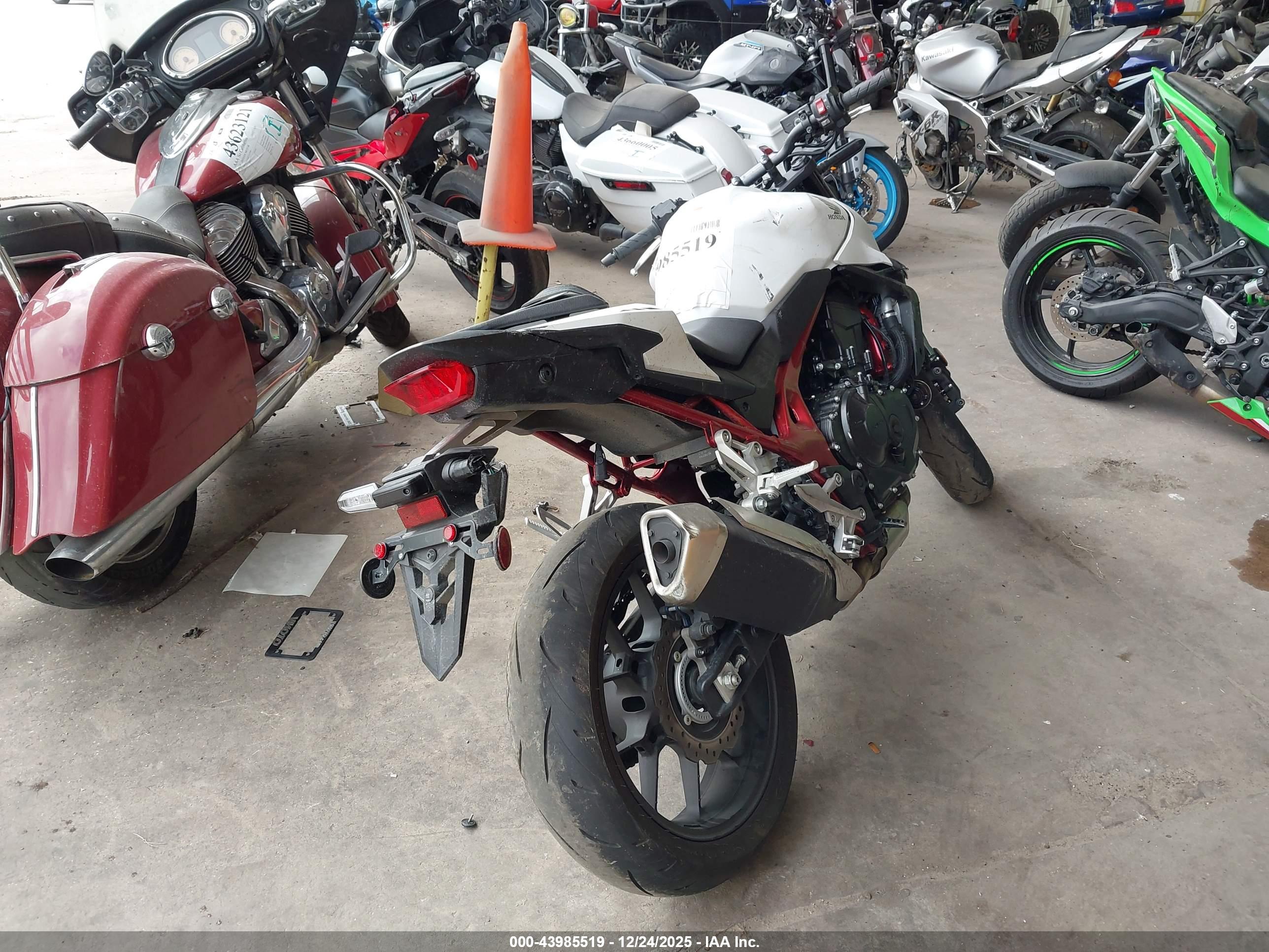 HONDA CB750 image 4