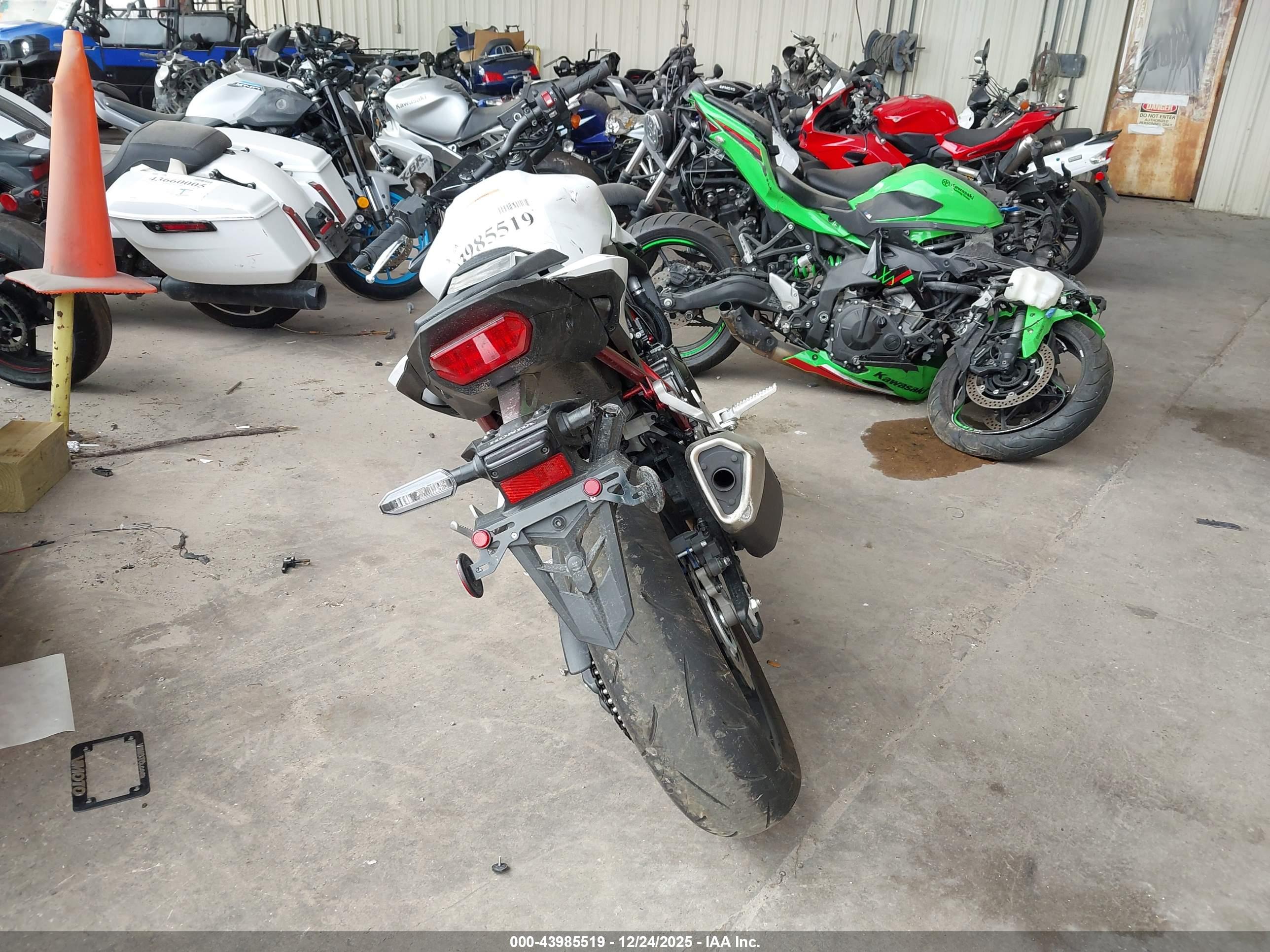 HONDA CB750 image 6