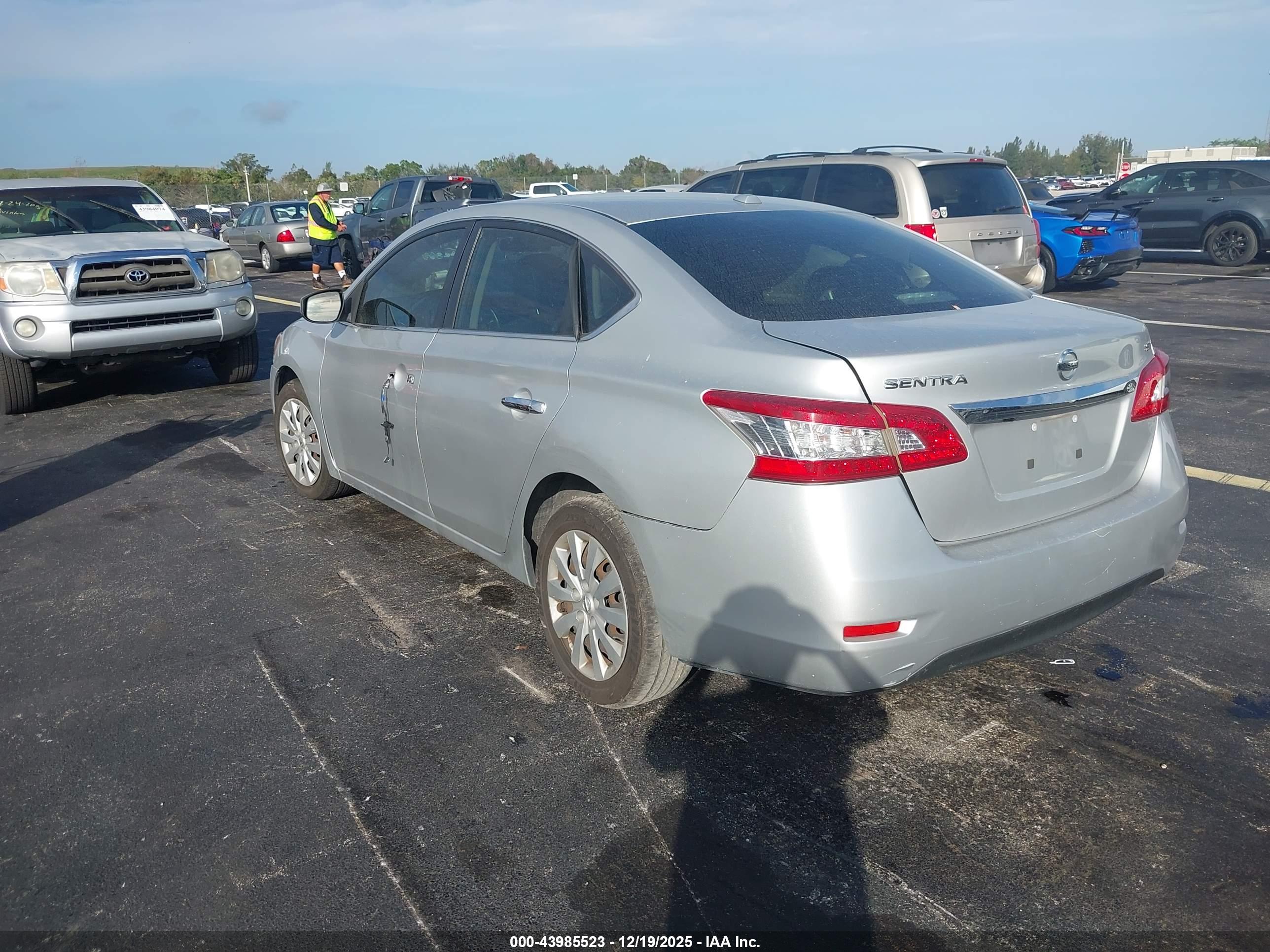 NISSAN SENTRA image 3
