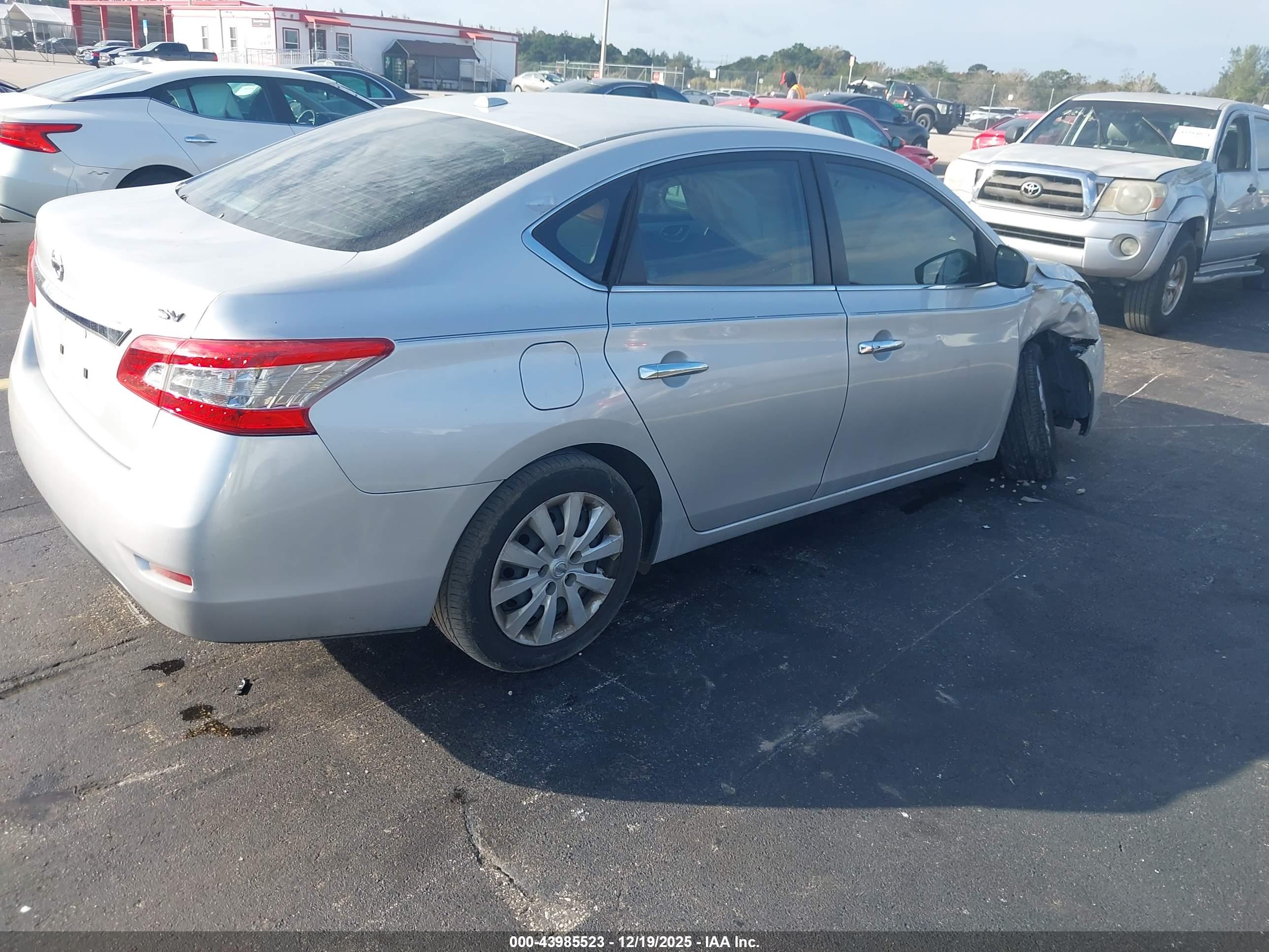 NISSAN SENTRA image 4