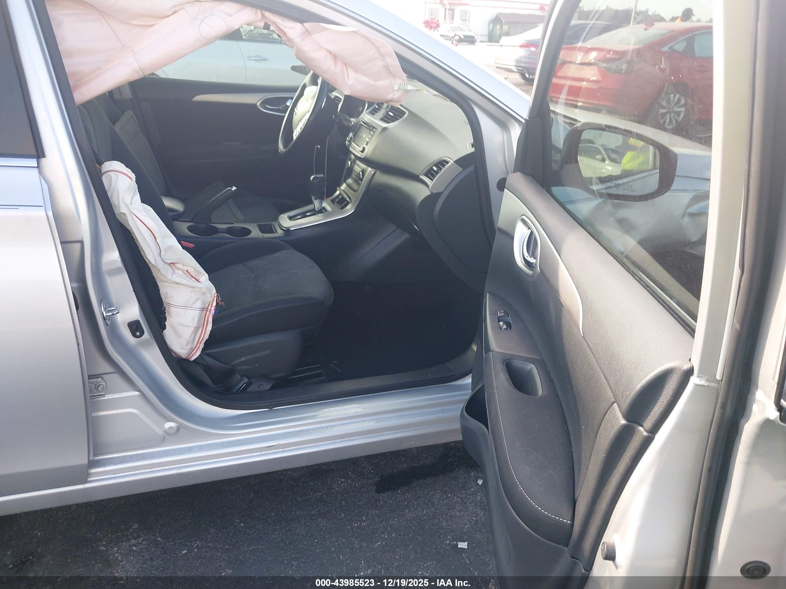 NISSAN SENTRA image 5