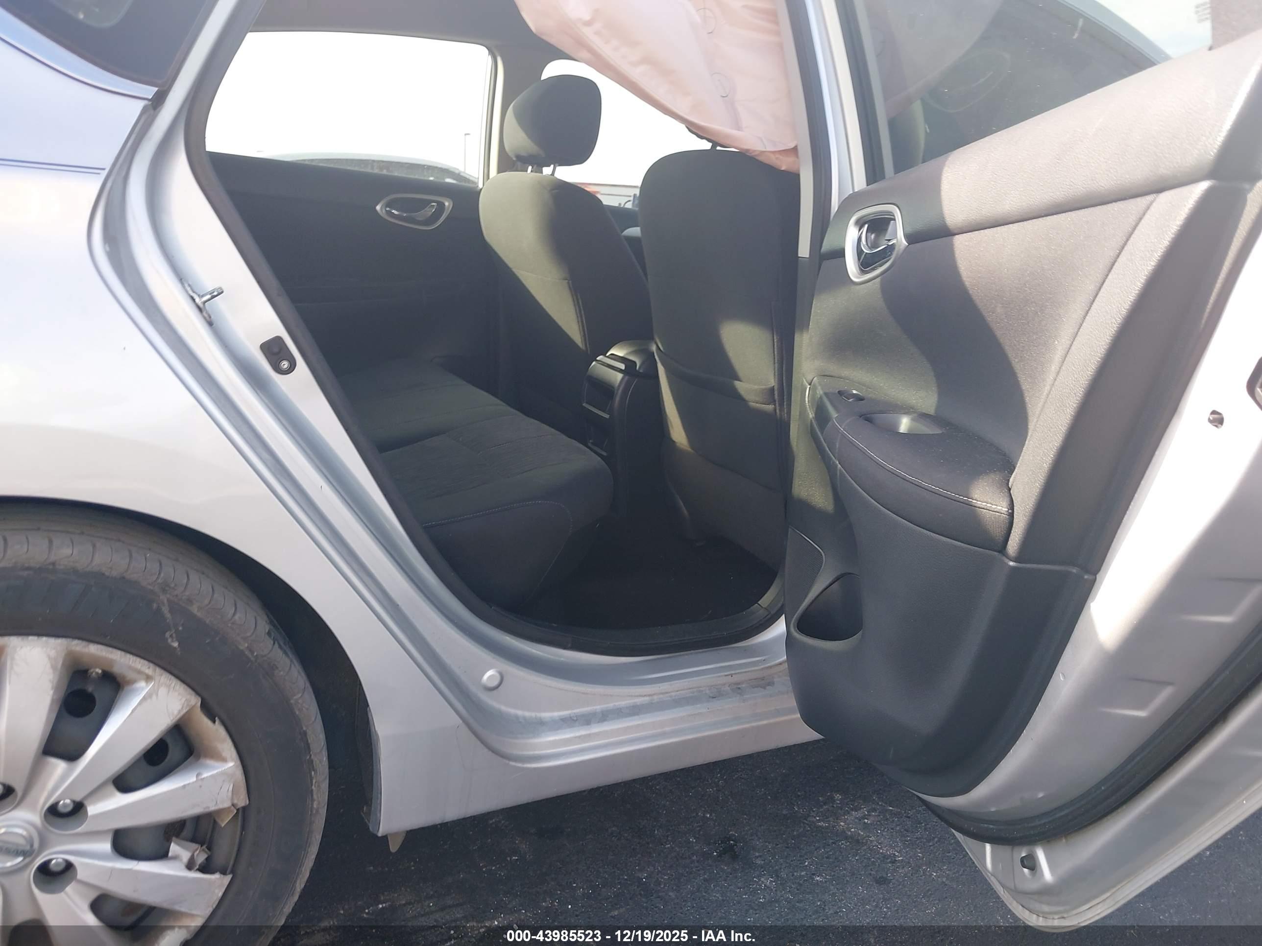 NISSAN SENTRA image 8