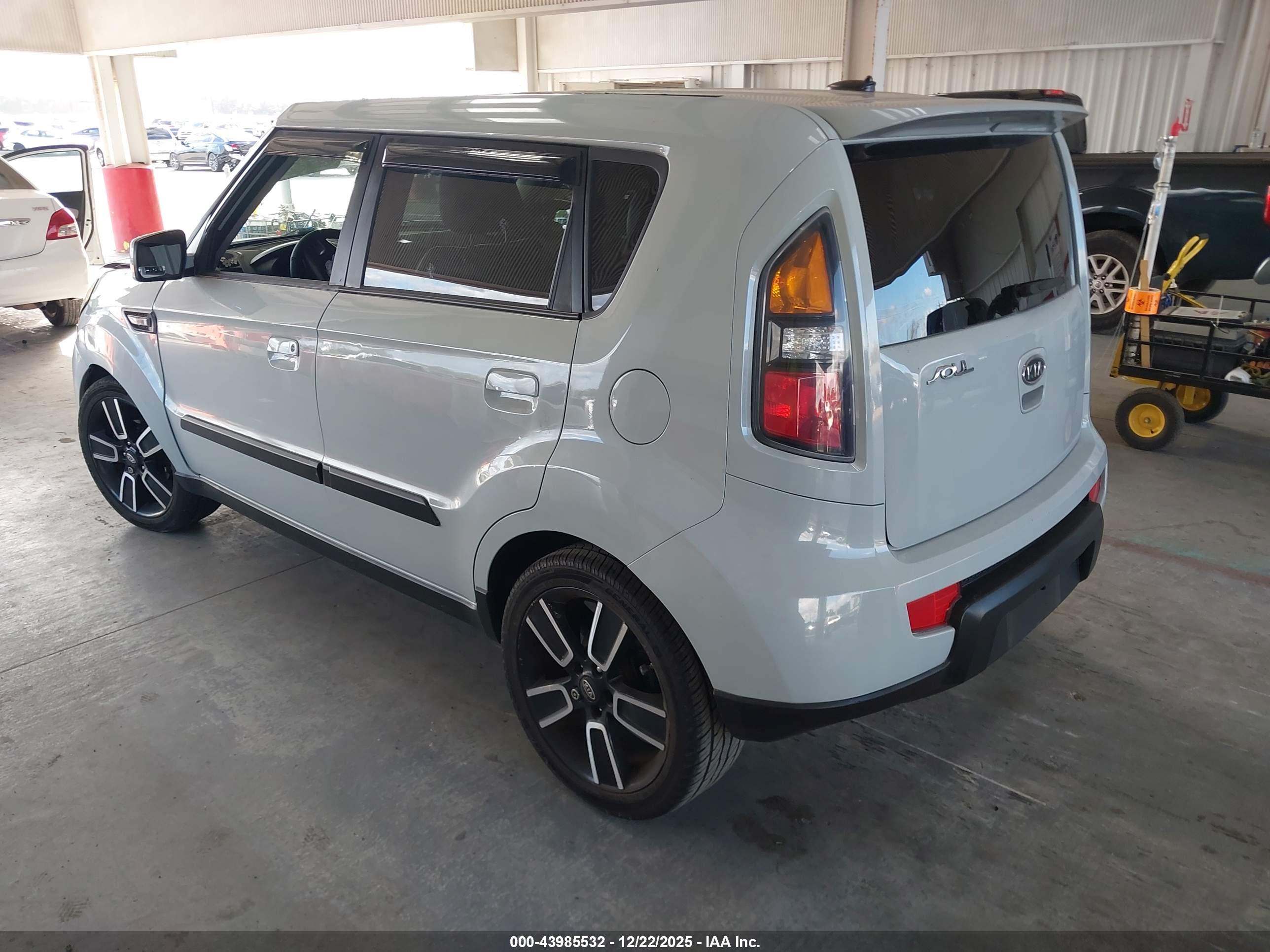 KIA SOUL image 3