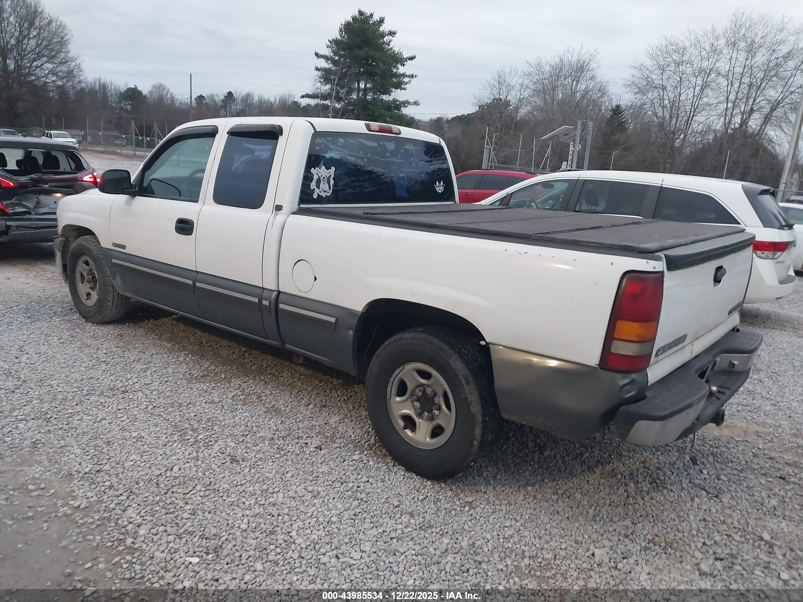 CHEVROLET SILVERADO image 3