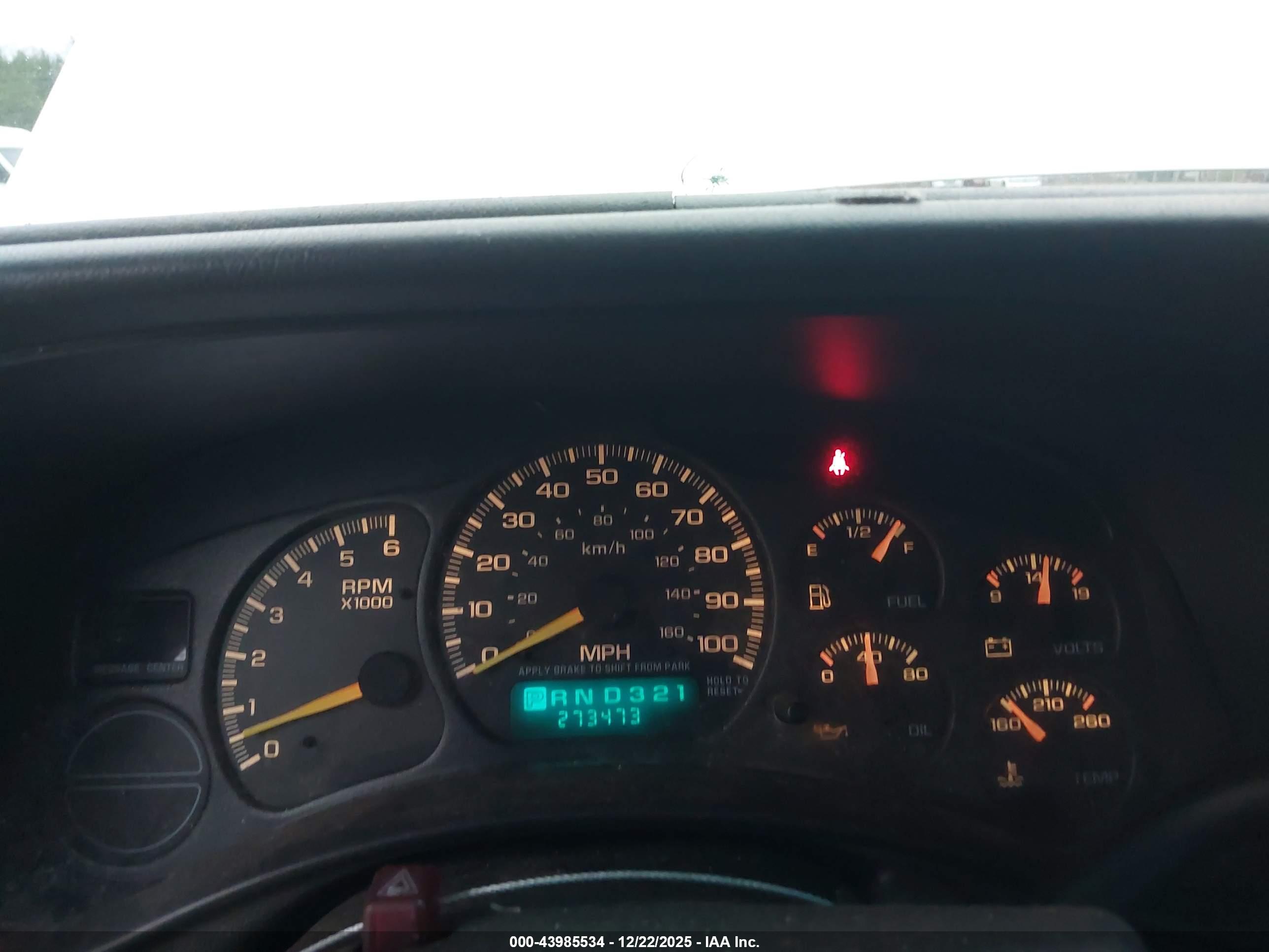 CHEVROLET SILVERADO image 7