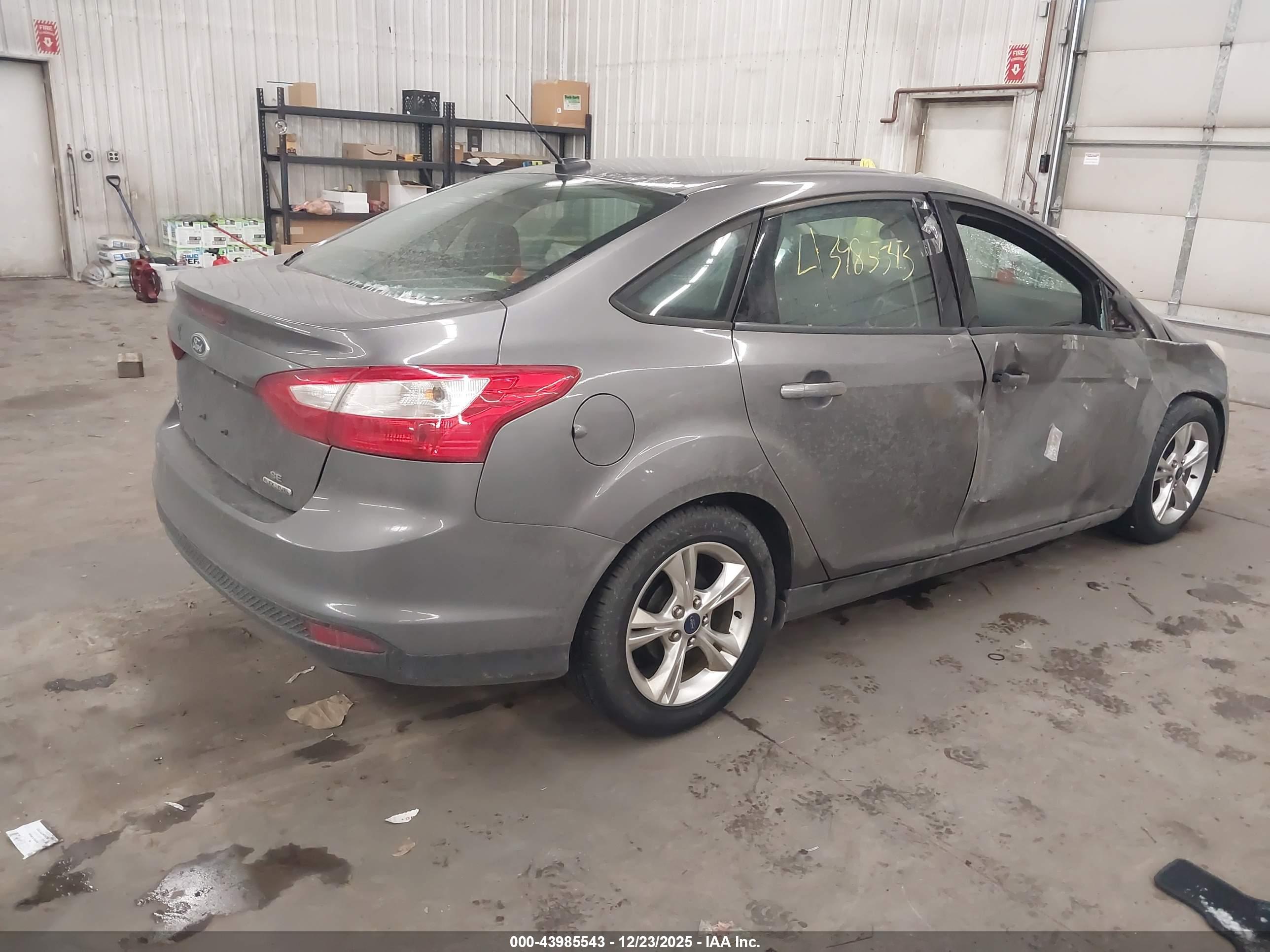 FORD FOCUS image 4