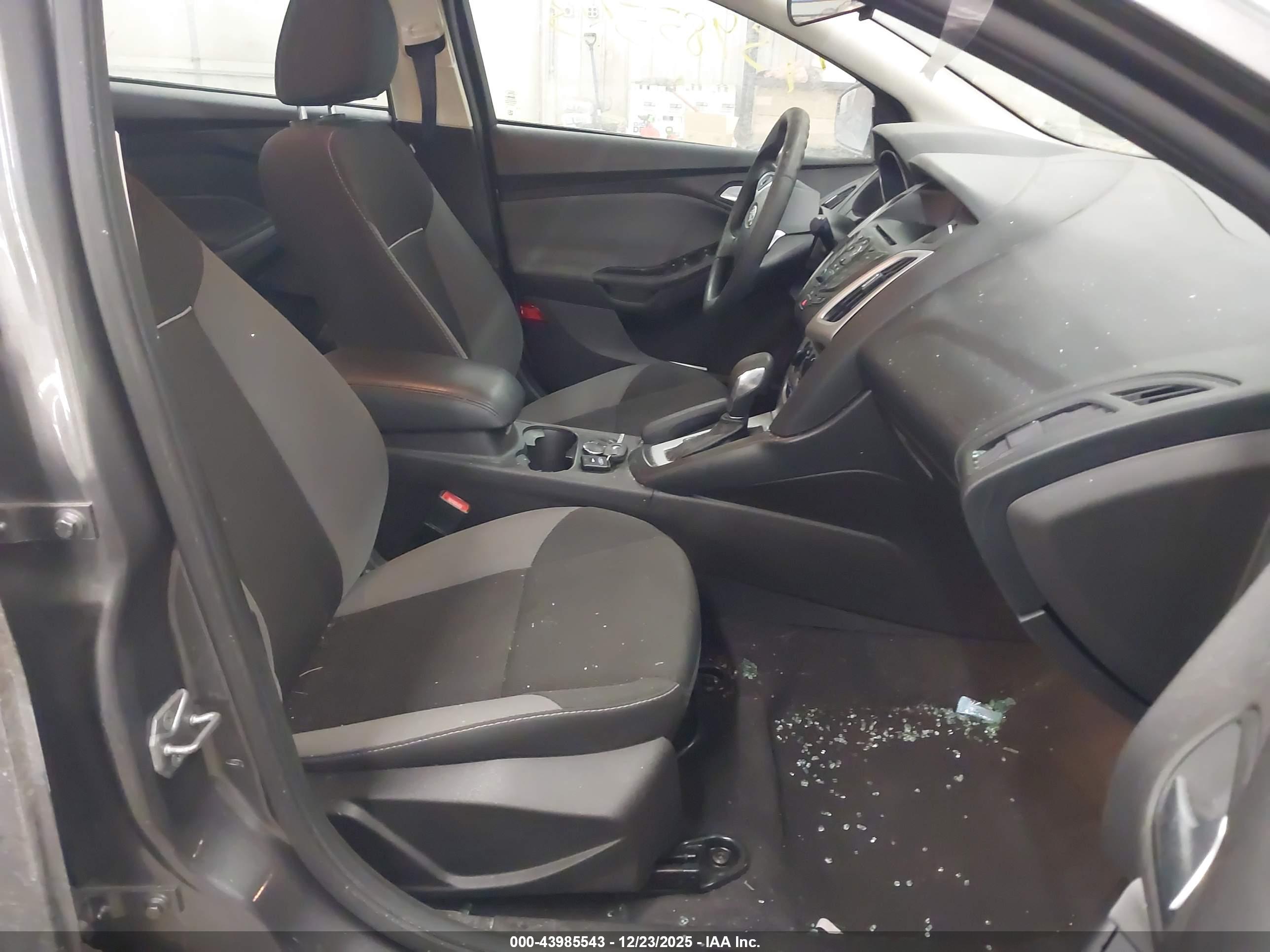 FORD FOCUS image 5