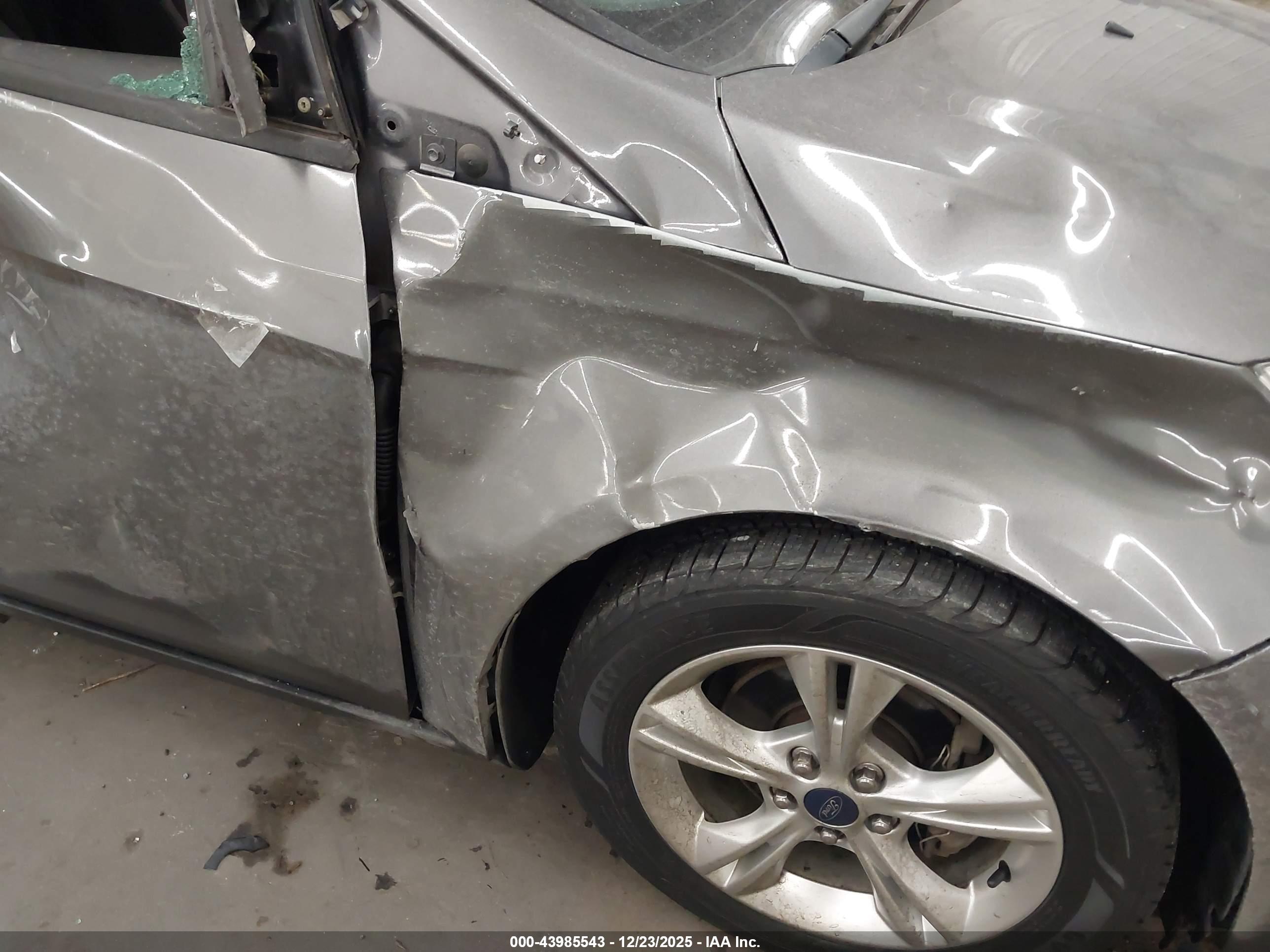 FORD FOCUS image 6