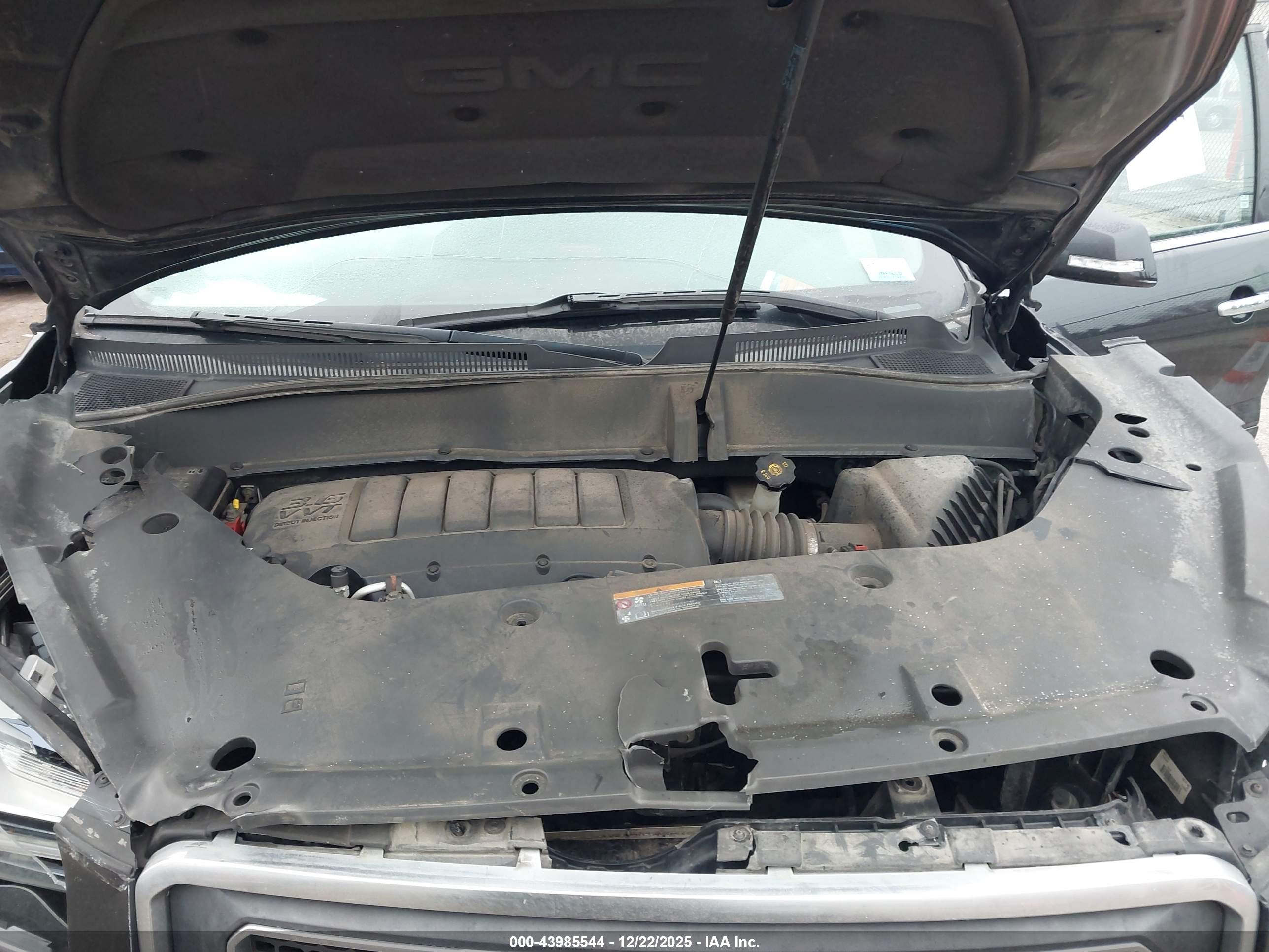 GMC ACADIA image 10