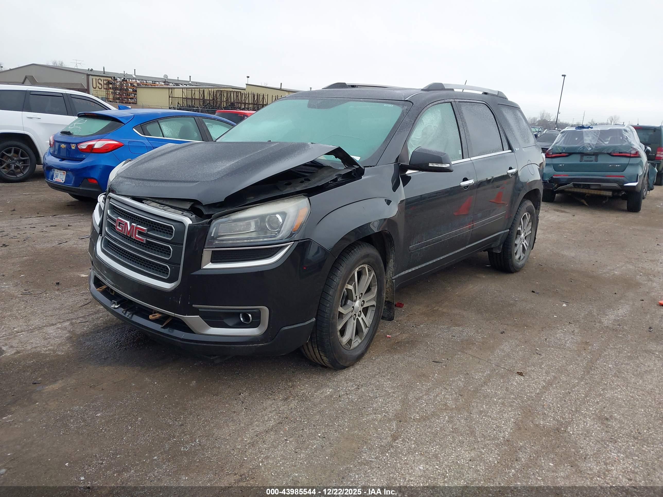 GMC ACADIA image 2