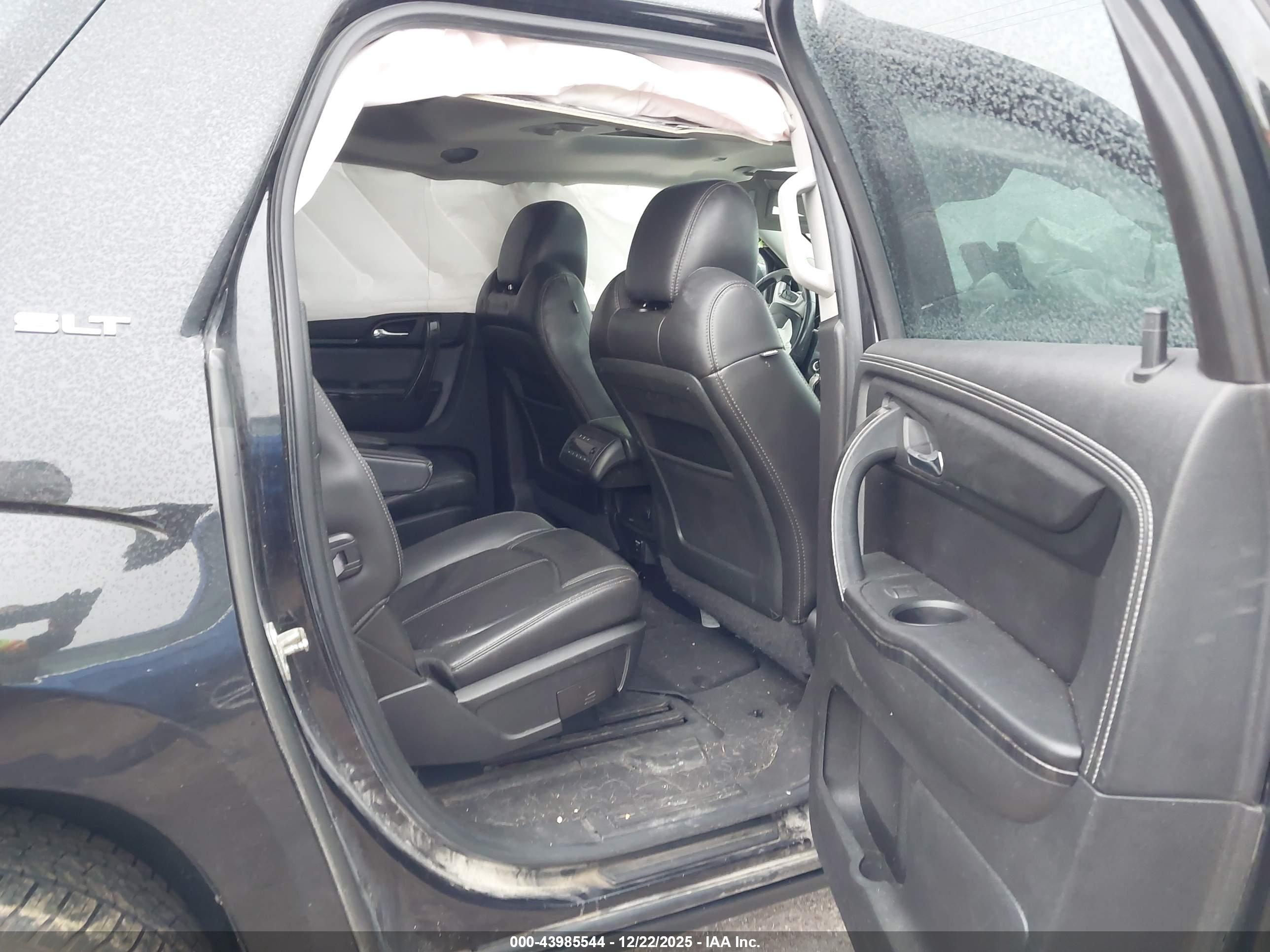 GMC ACADIA image 8
