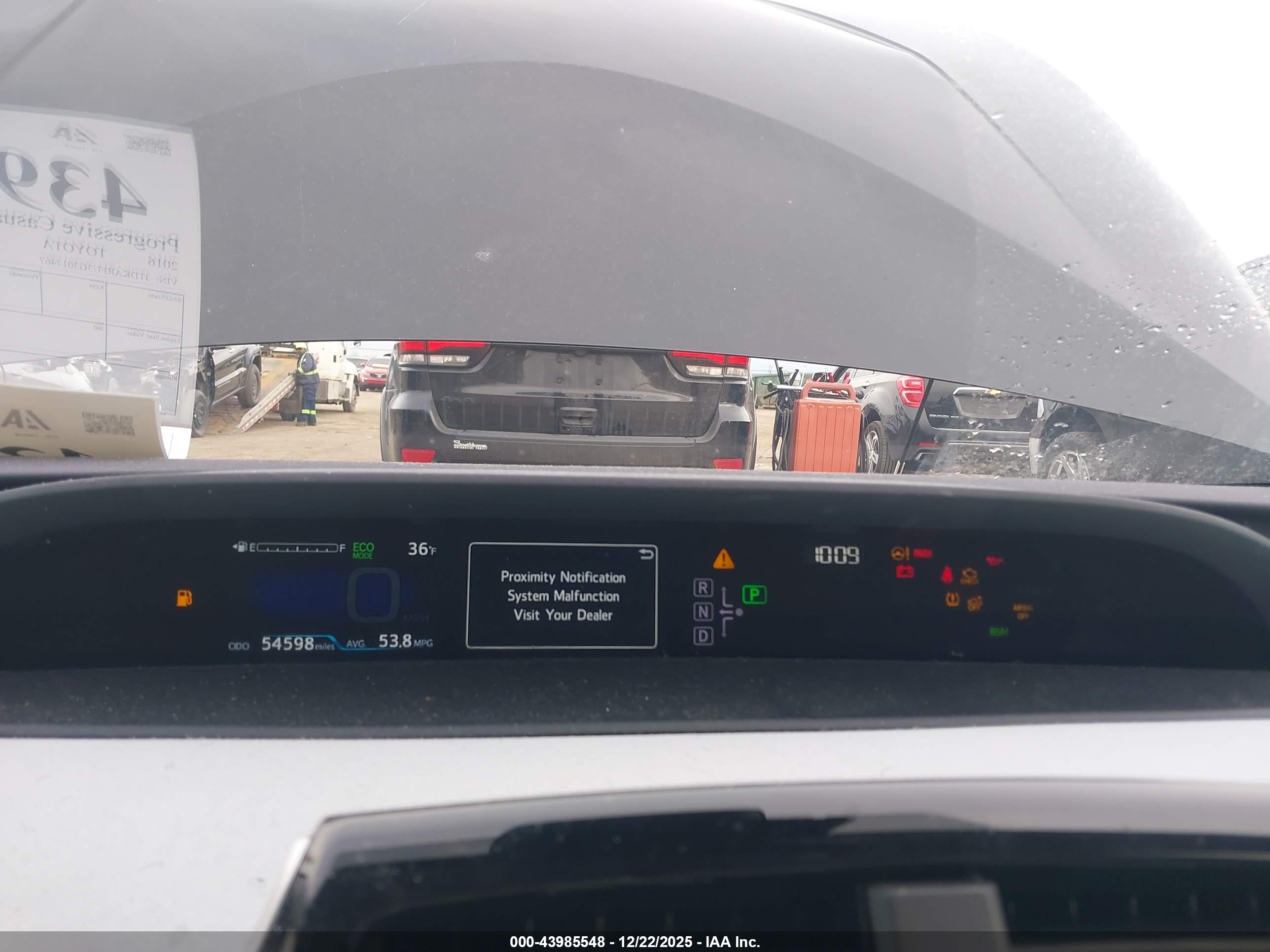 TOYOTA PRIUS image 7