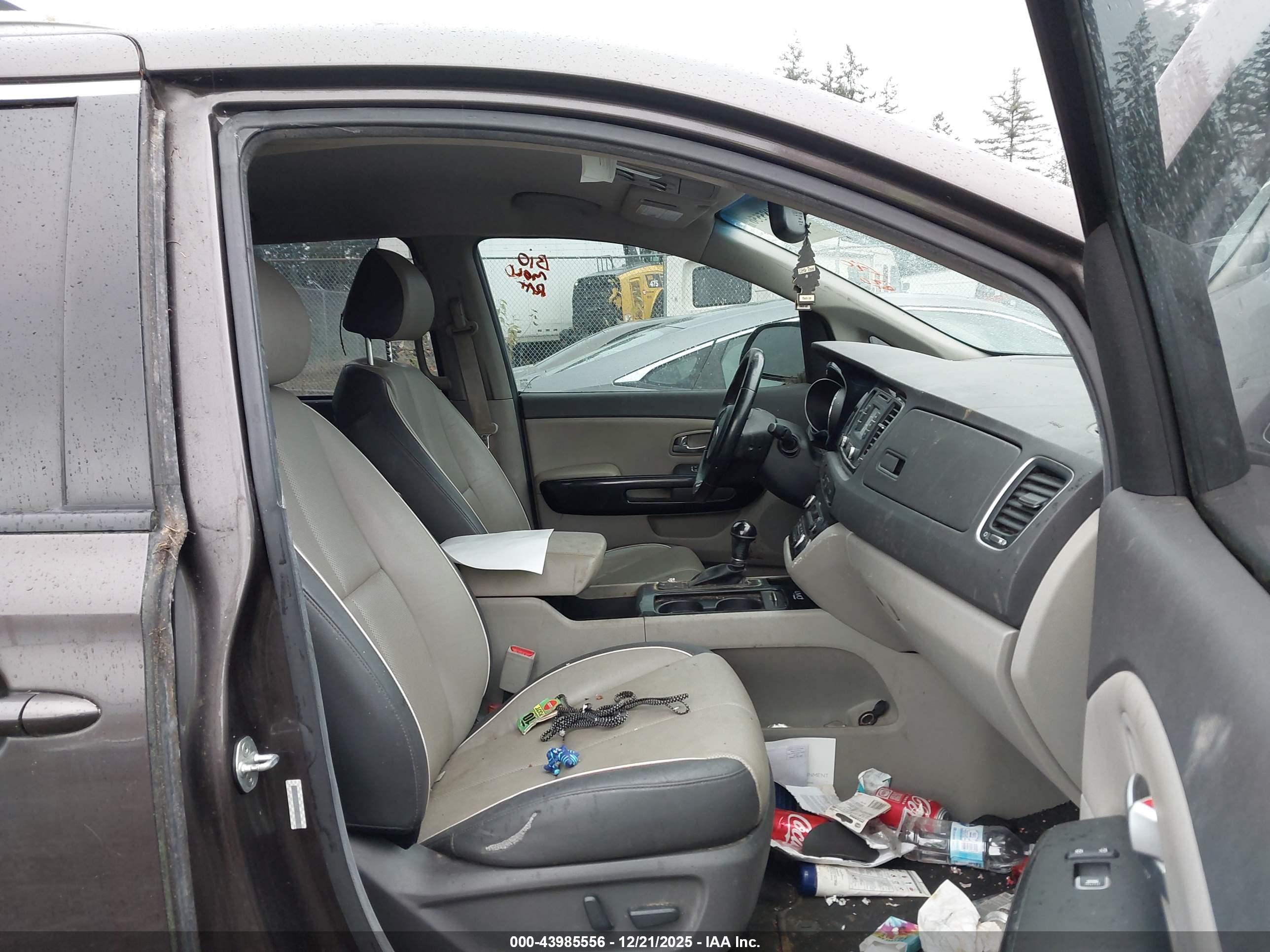 KIA SEDONA image 5