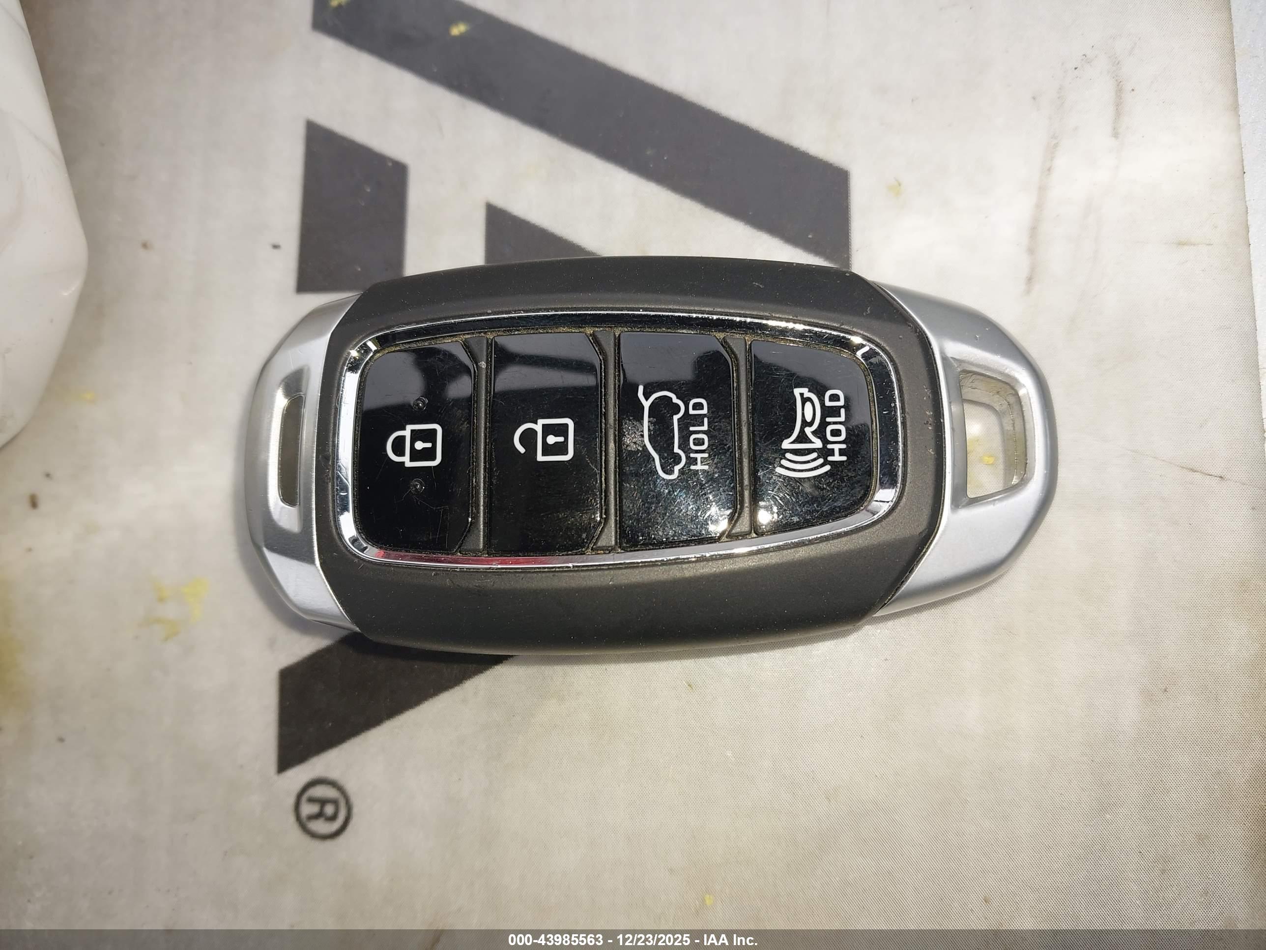 HYUNDAI KONA image 11