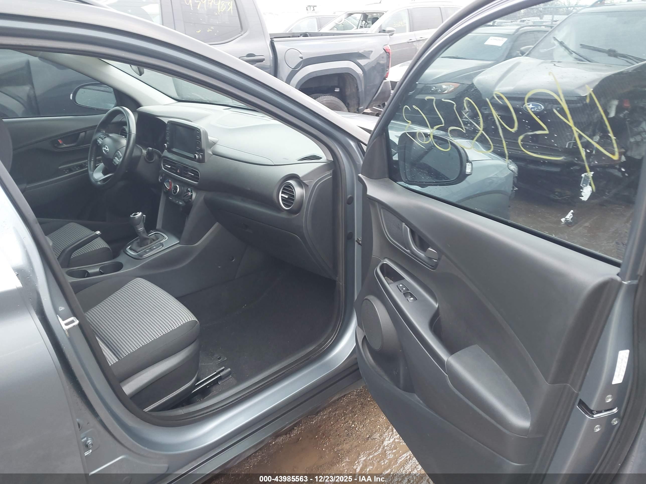 HYUNDAI KONA image 5